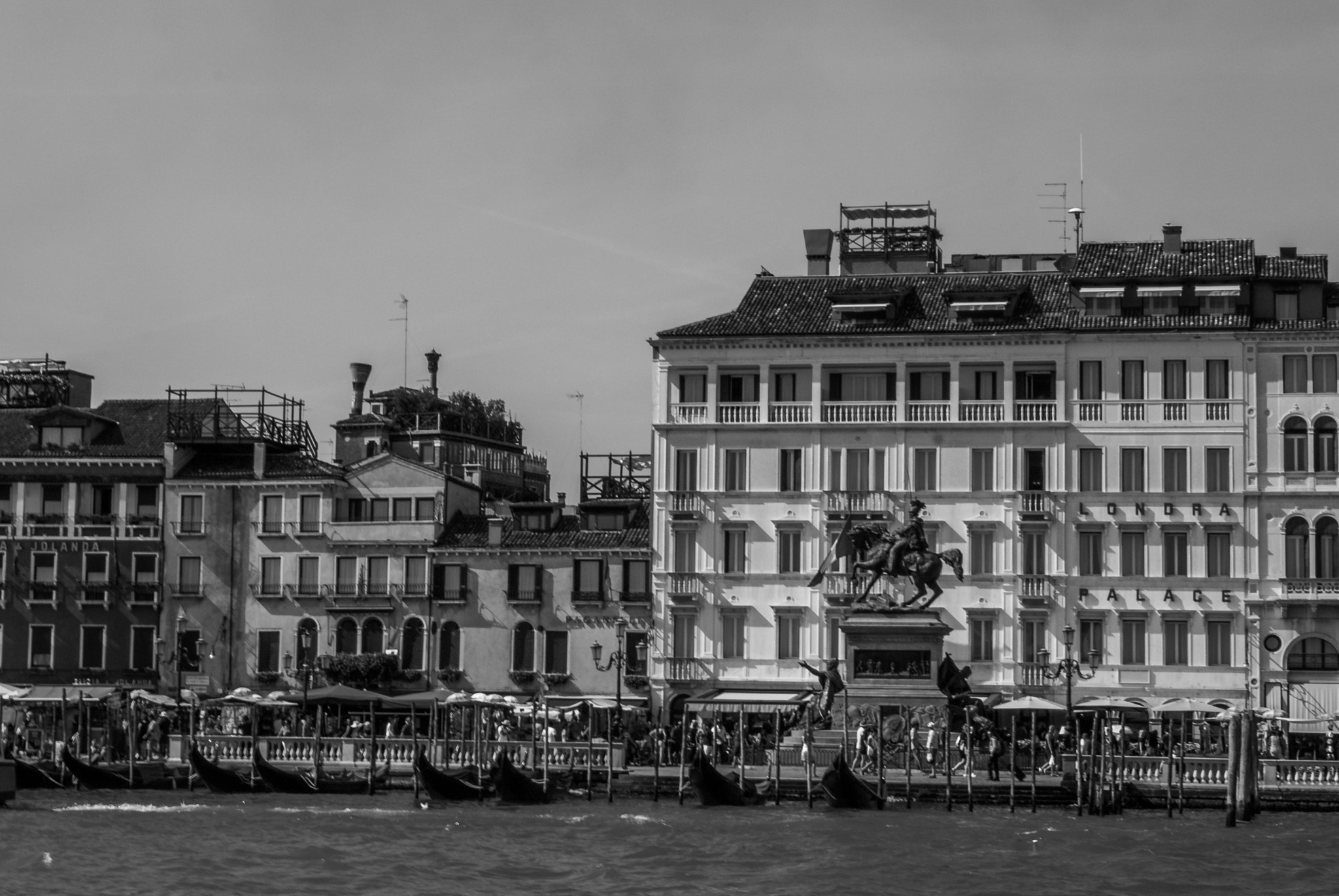 Minolta AF 28-100mm F3.5-5.6 (D) sample photo. Venice photography