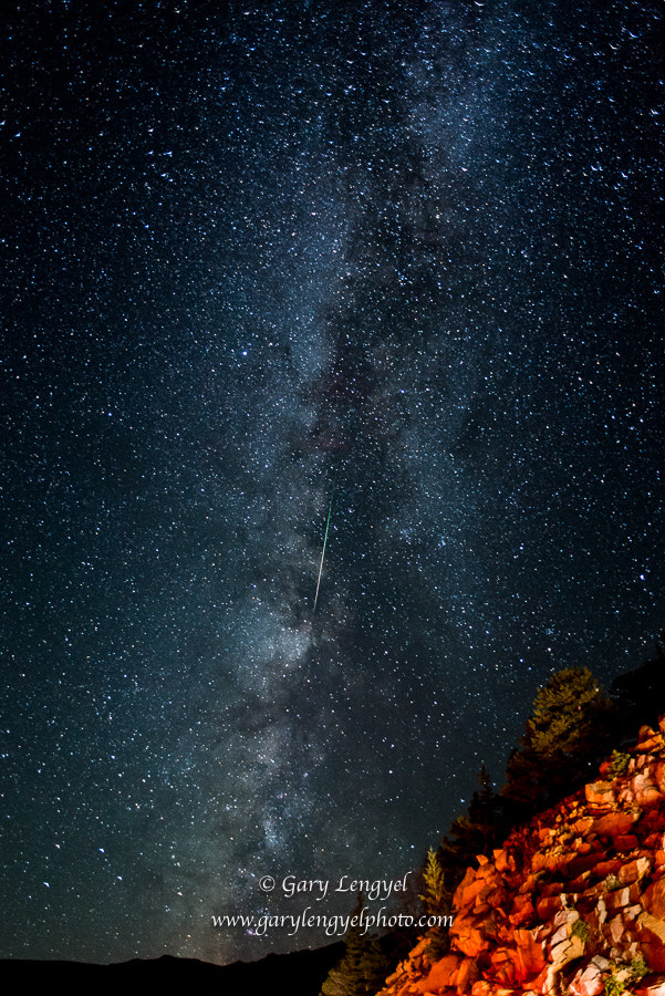 Nikon D800 + Nikon AF Nikkor 24mm F2.8D sample photo. Through the galaxy photography