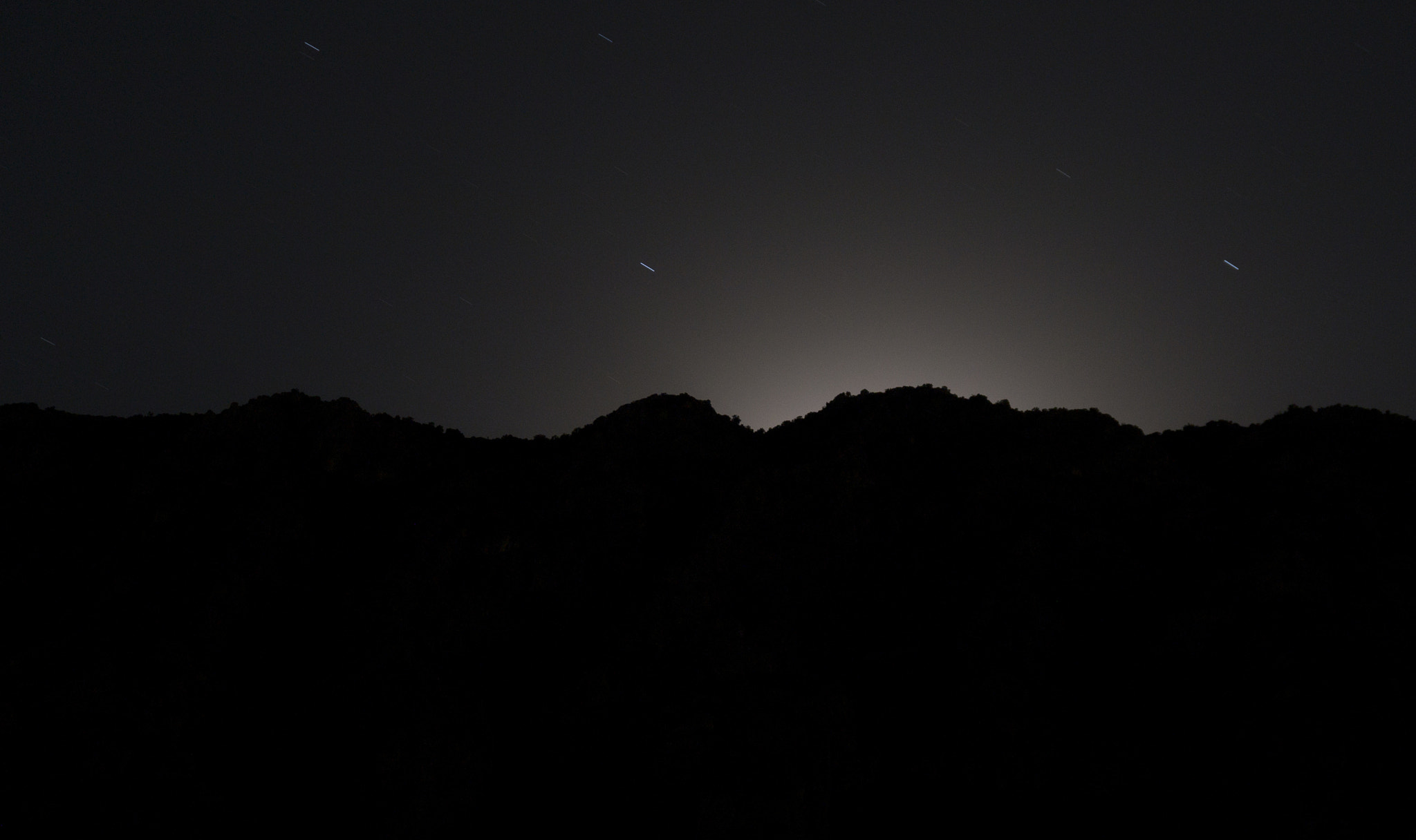 Panasonic Lumix DMC-GF5 sample photo. Moon behind the mountain photography