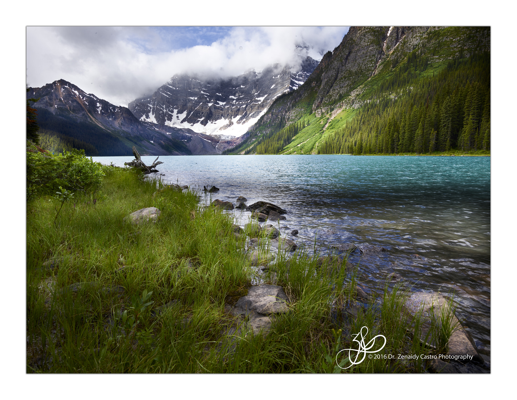 Phase One IQ150 + Schneider LS 28mm f/4.5 sample photo. The turquoise lake photography