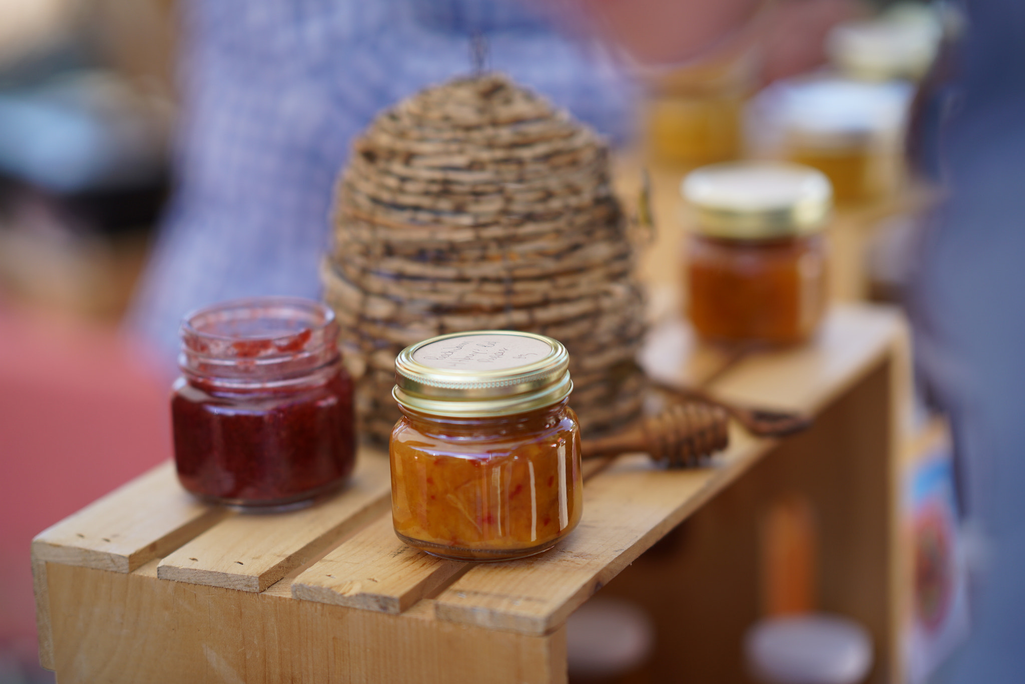 Sony a7R II + Sony FE 85mm F1.4 GM sample photo. Honey at farmers market photography