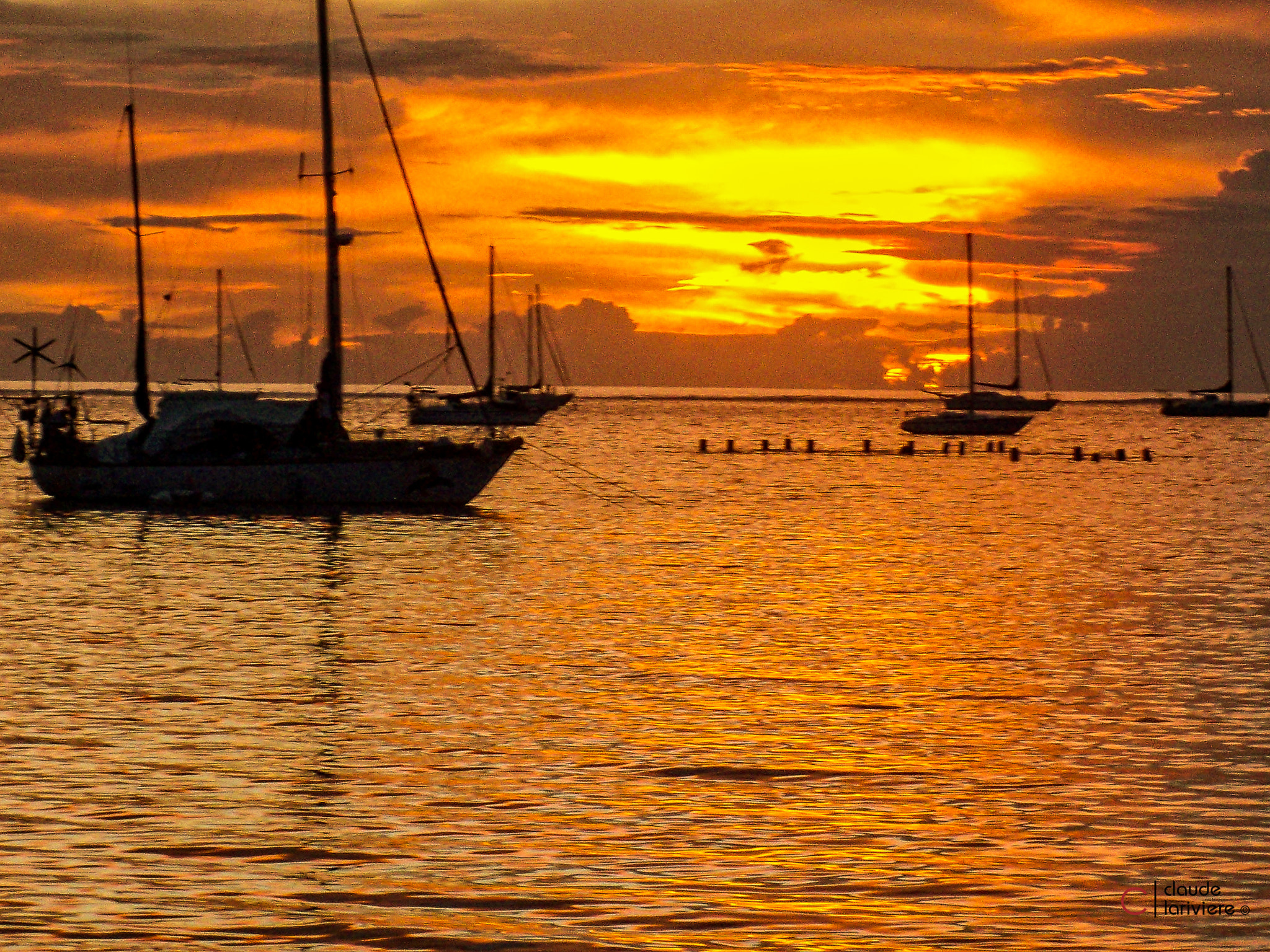 Kodak EasyShare M1033 sample photo. Sunset over tahiti photography