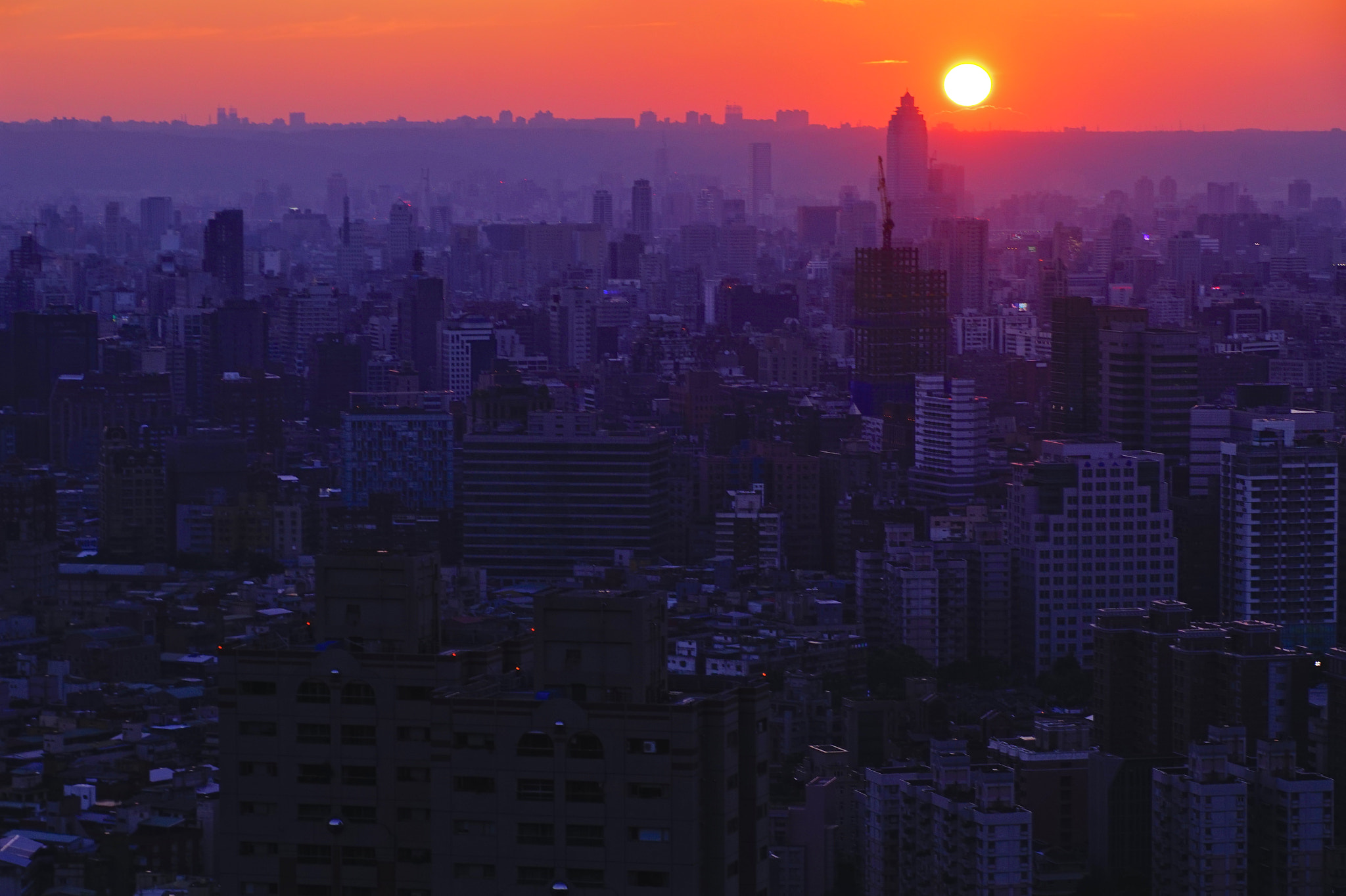 Sony DT 18-250mm F3.5-6.3 sample photo. Empire of the sun photography