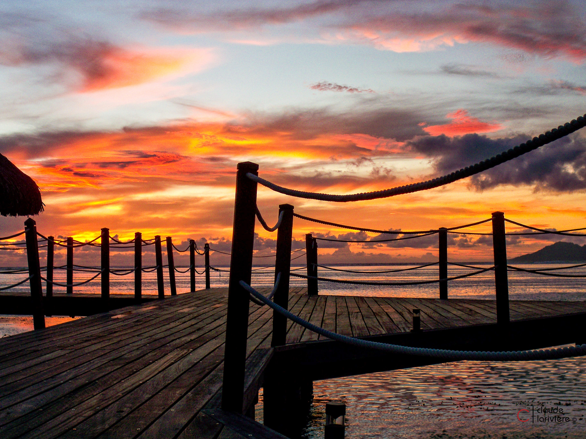 Kodak EasyShare M1033 sample photo. Sunset over tahiti photography