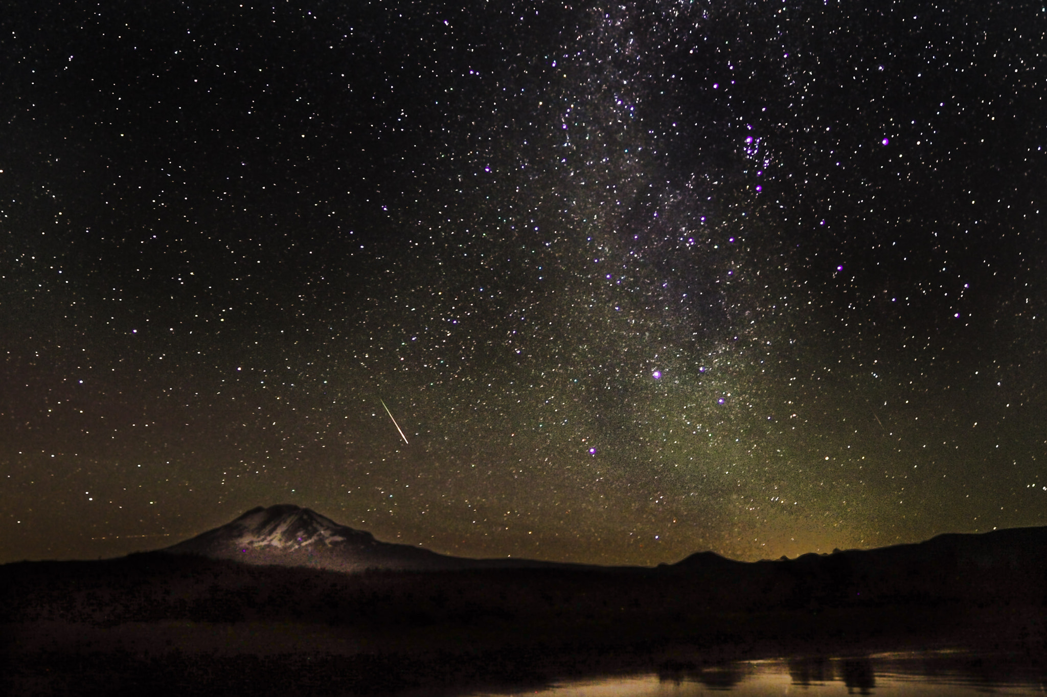 Nikon D3S + Nikon AF Nikkor 14mm F2.8D ED sample photo. Mt adams and perseids photography