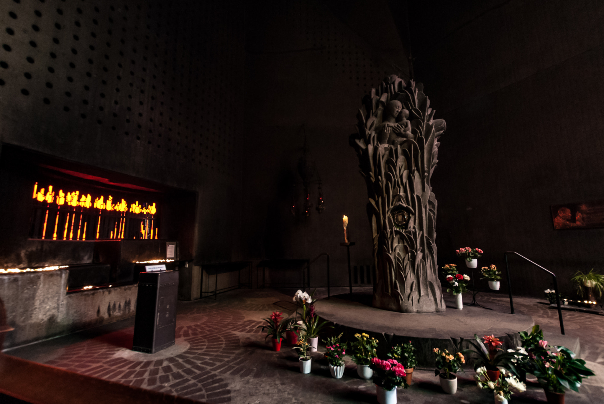 Nikon D200 + Sigma 10-20mm F3.5 EX DC HSM sample photo. Marienaltar photography