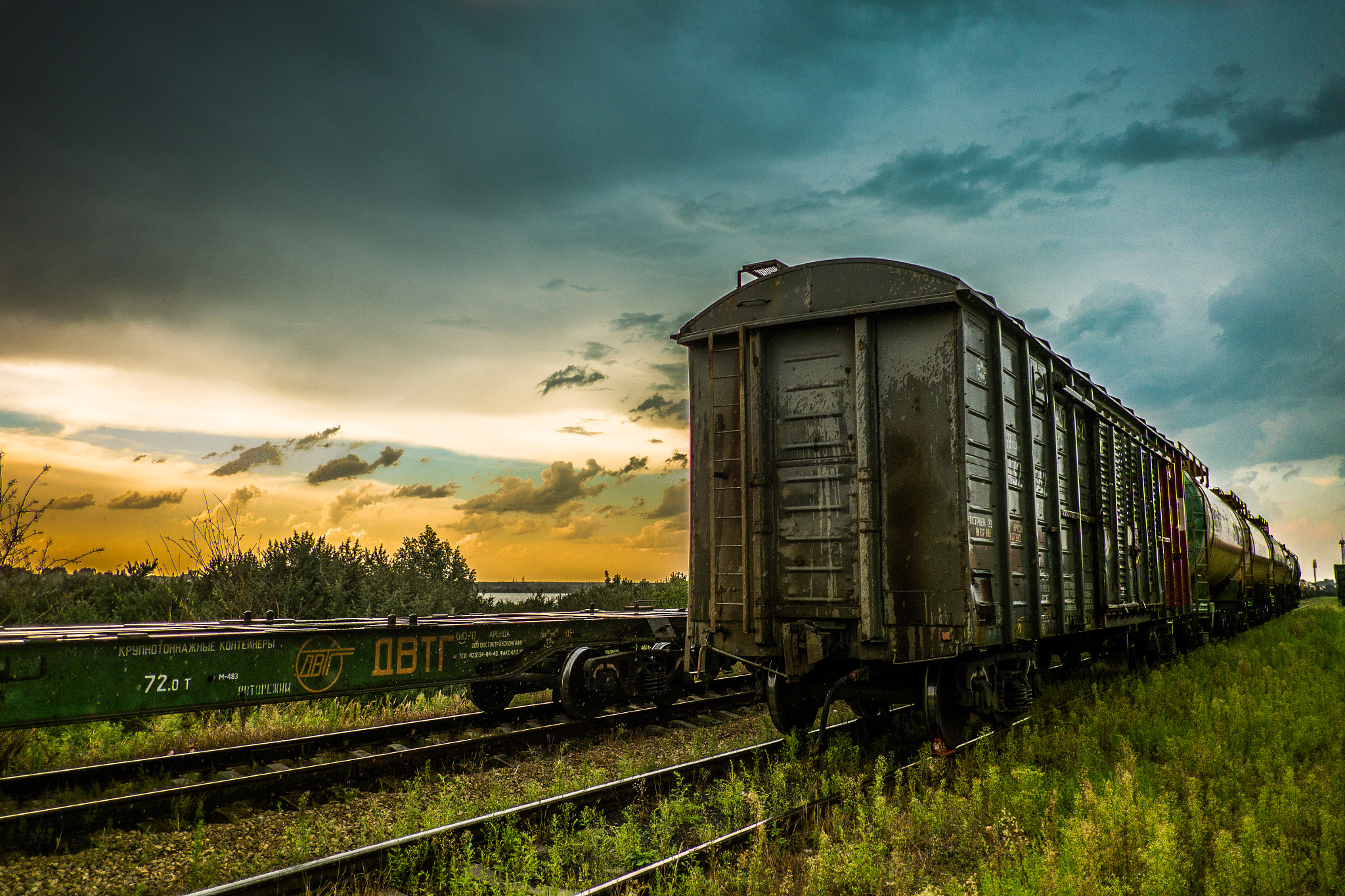 Fujifilm X-A1 + Fujifilm XF 18mm F2 R sample photo. Train photography