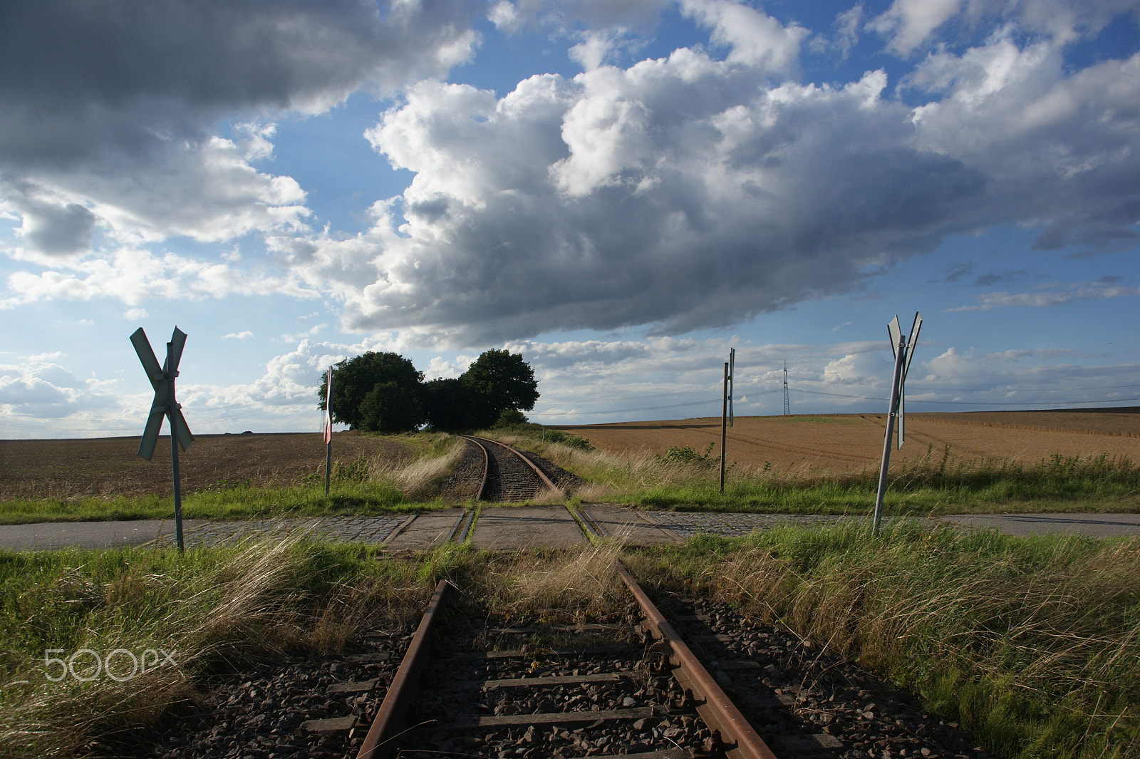 Sony Alpha DSLR-A350 + Sigma 18-200mm F3.5-6.3 DC sample photo. The rails photography