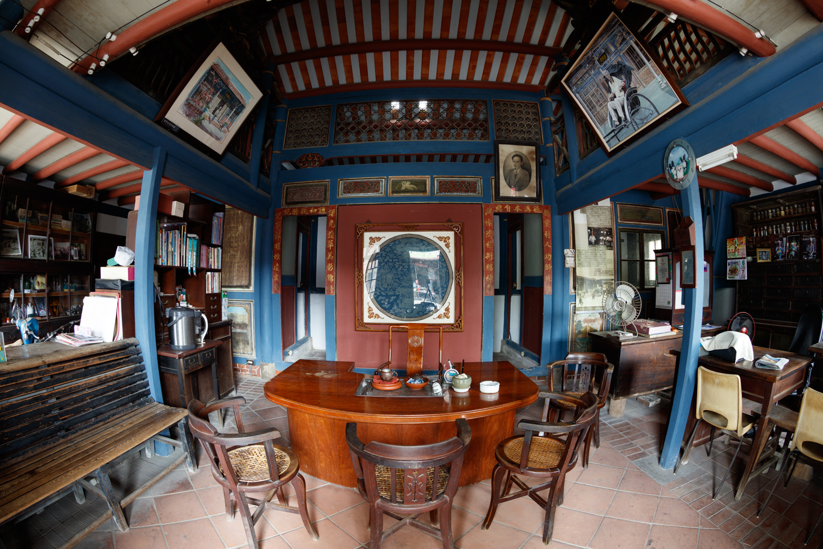 Canon EF 8-15mm F4L Fisheye USM sample photo. 金德興中藥鋪 photography