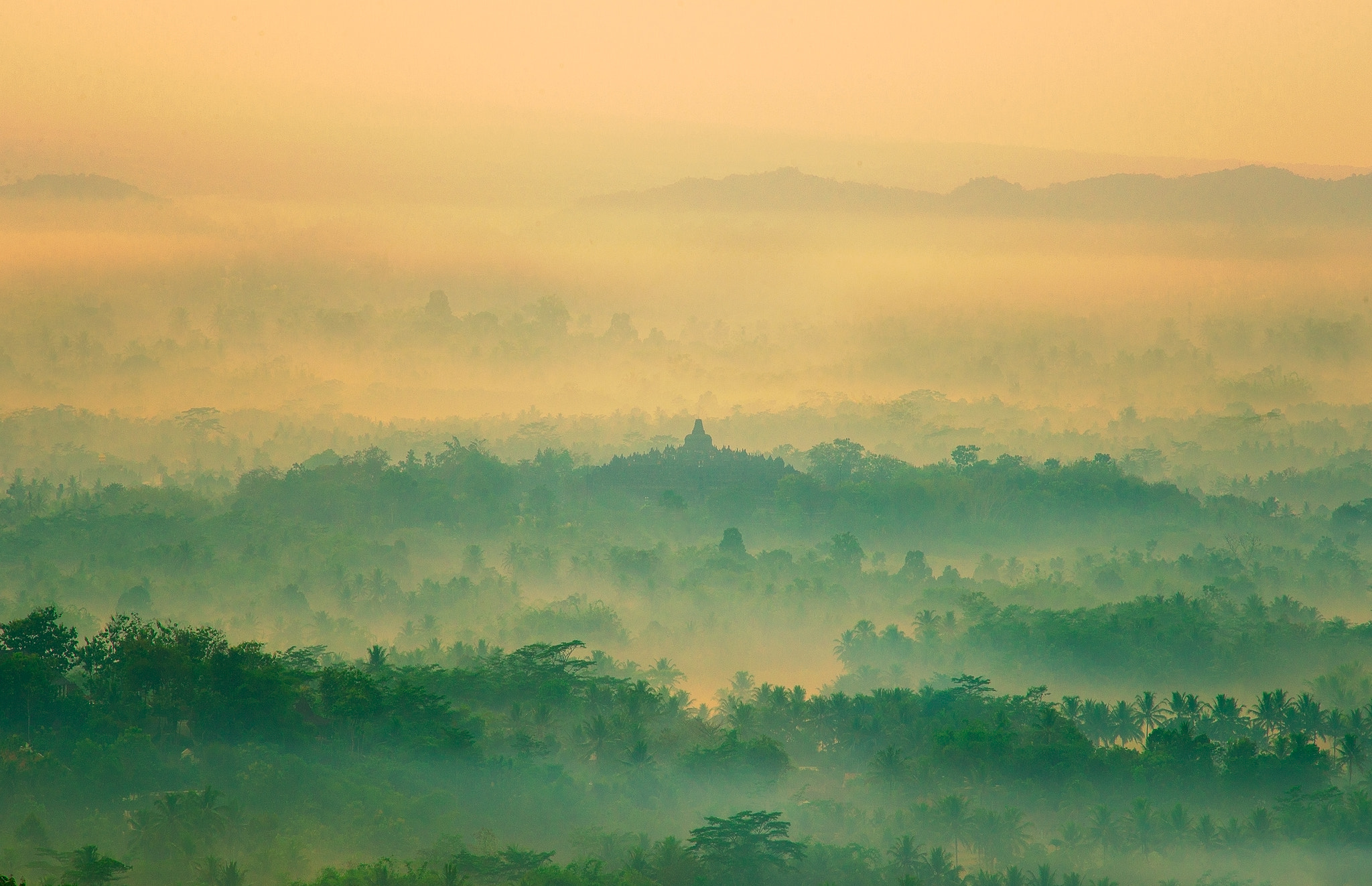 Nikon D610 + Nikon AF Nikkor 180mm F2.8D ED-IF sample photo. Borobodor recession photography