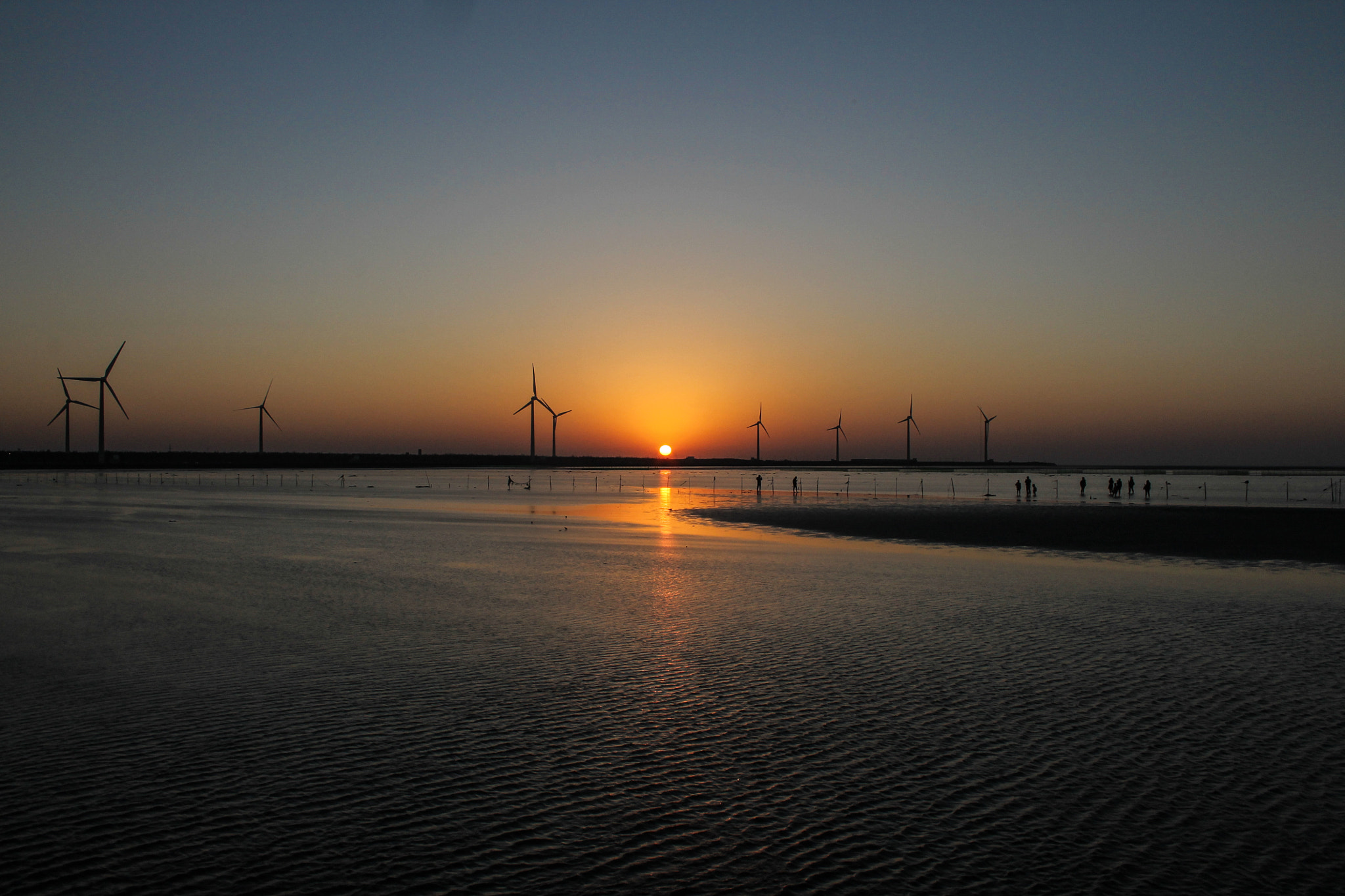 Canon EF-S 18-55mm F3.5-5.6 II sample photo. 臺中，高美濕地 夕陽 photography