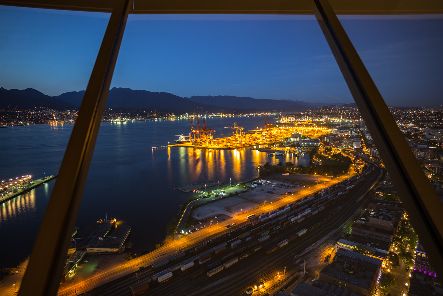Leica Super-Elmar-M 21mm F3.4 ASPH sample photo. Vancouver harbor photography