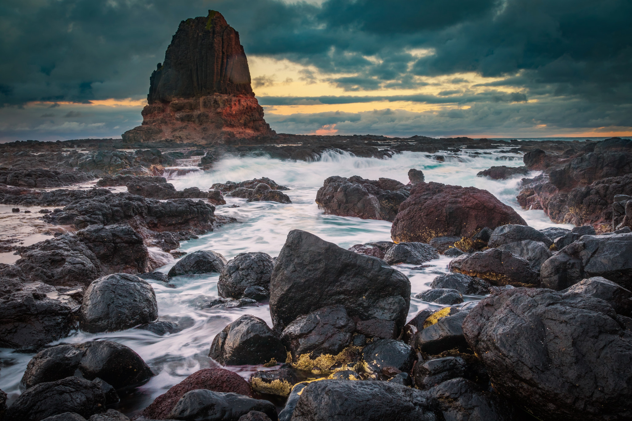 Tamron SP AF 17-50mm F2.8 XR Di II LD Aspherical (IF) sample photo. Pulpit rock photography