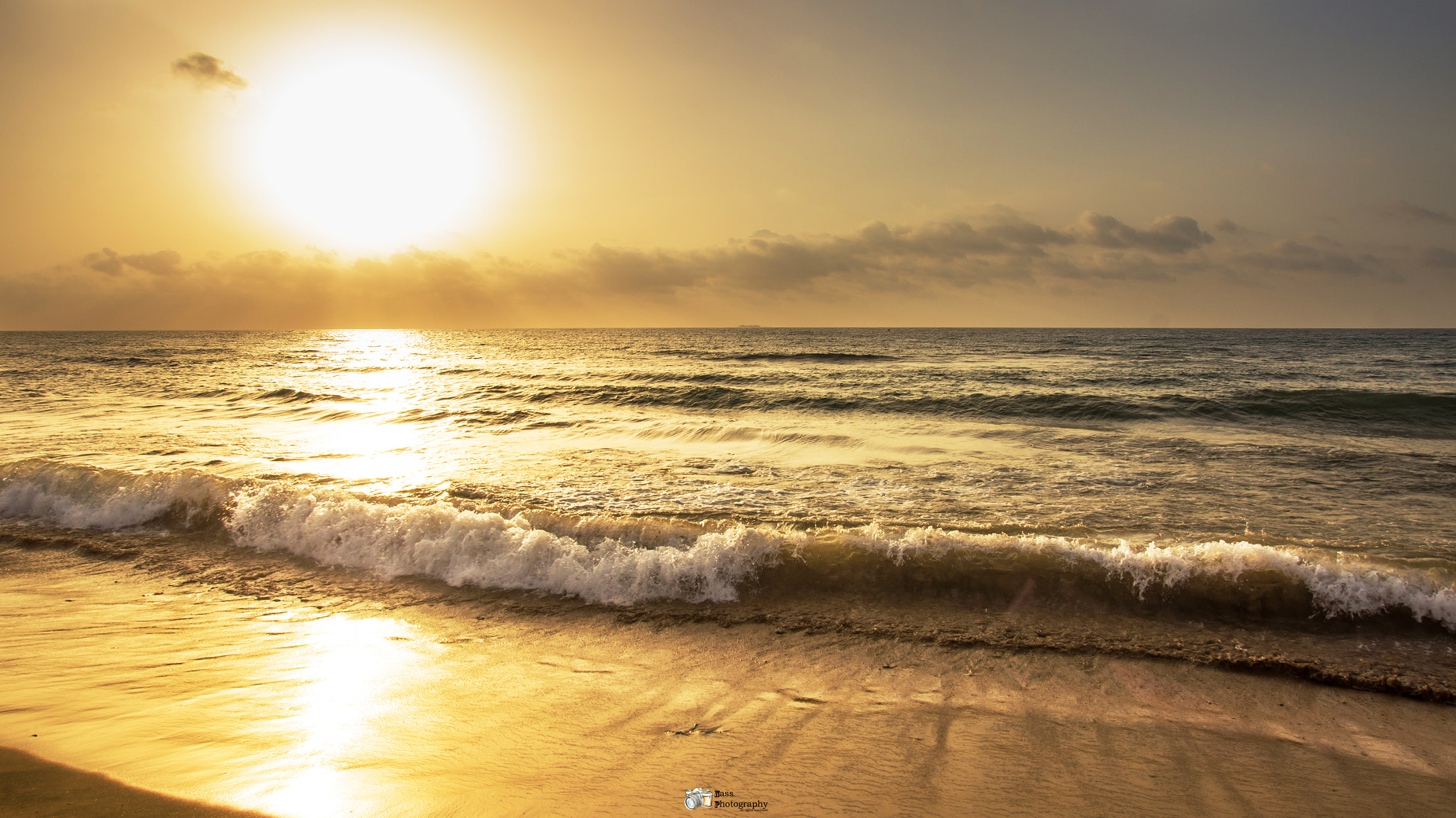 Sony DT 16-105mm F3.5-5.6 sample photo. Beach time photography