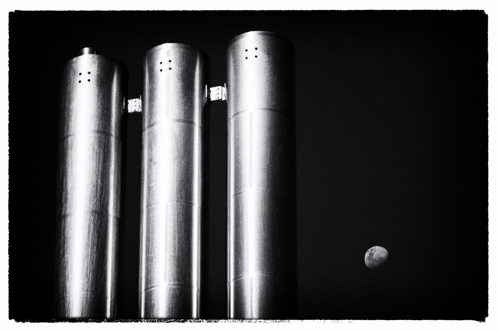 Fujifilm X-Pro2 + Fujifilm XC 50-230mm F4.5-6.7 OIS II sample photo. Moon photography