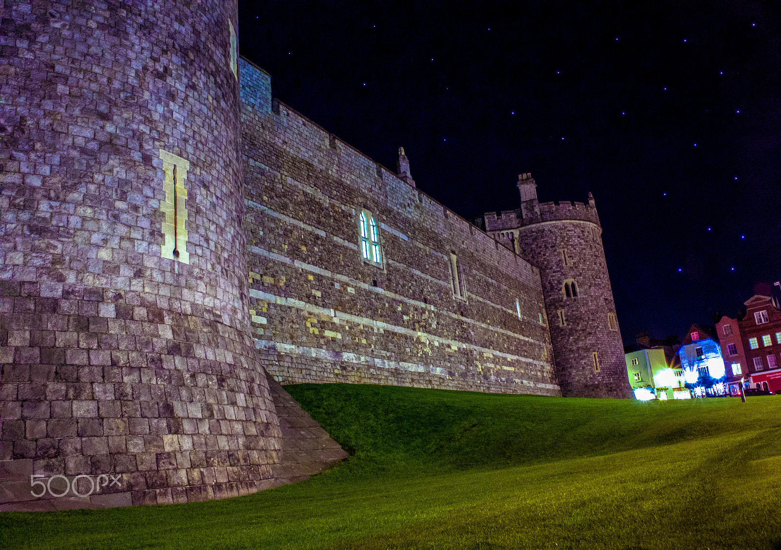 Canon EOS 6D + Canon EF 28-80mm f/3.5-5.6 sample photo. Windsor castle in the night photography