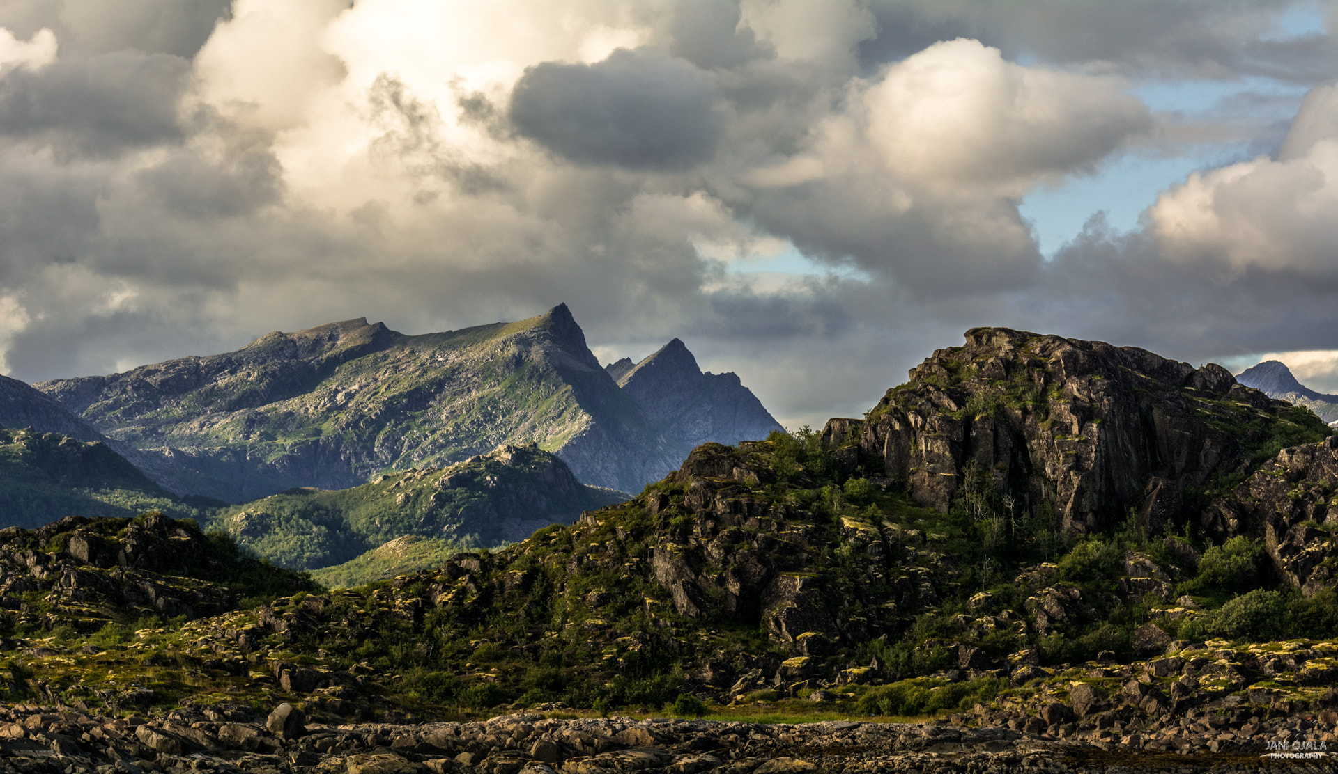 Nikon AF-S Nikkor 70-200mm F2.8G ED VR II sample photo. Mighty mountains photography