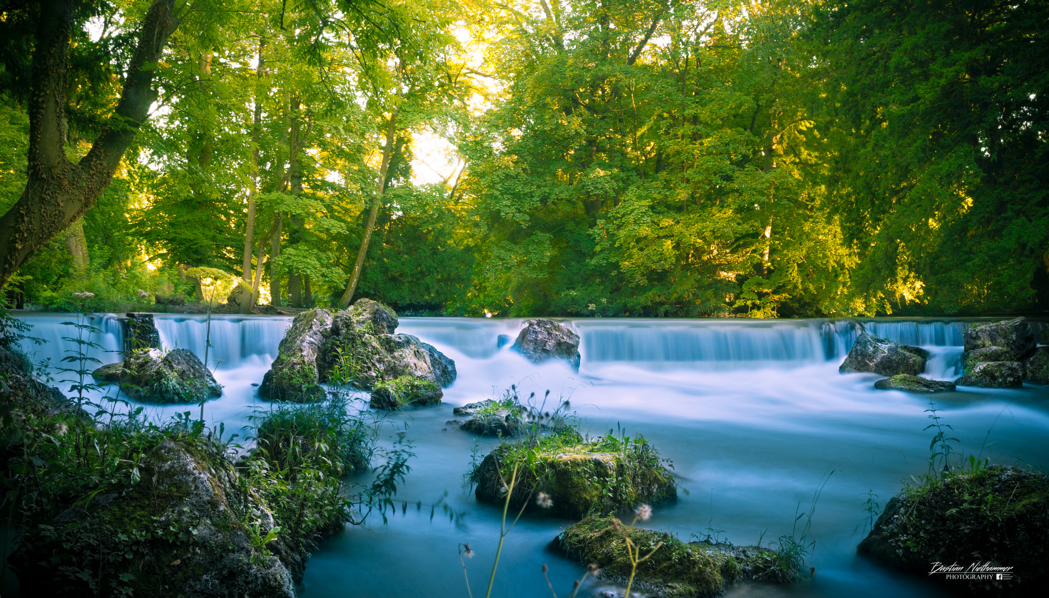 Sony SLT-A77 + Minolta AF 24mm F2.8 sample photo. Eisbach - munich photography