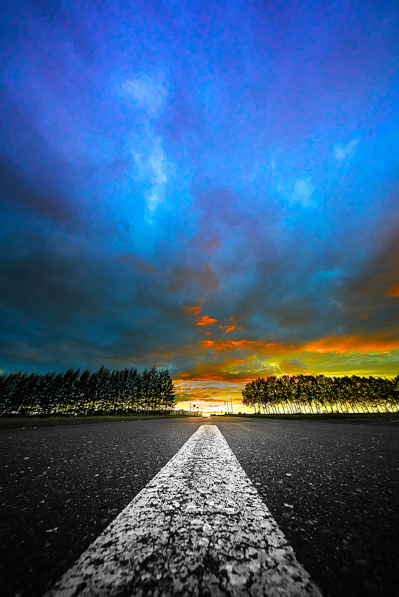 E 10mm F5.6 sample photo. Any road photography
