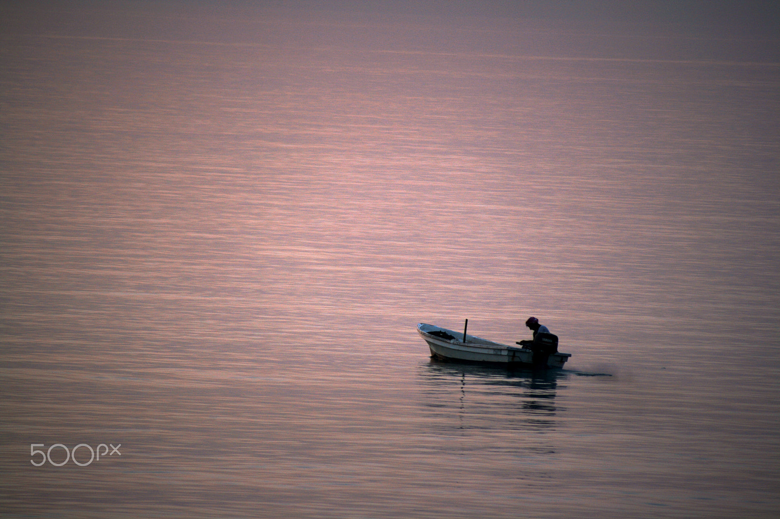 Canon EOS 400D (EOS Digital Rebel XTi / EOS Kiss Digital X) sample photo. The lone sailor photography
