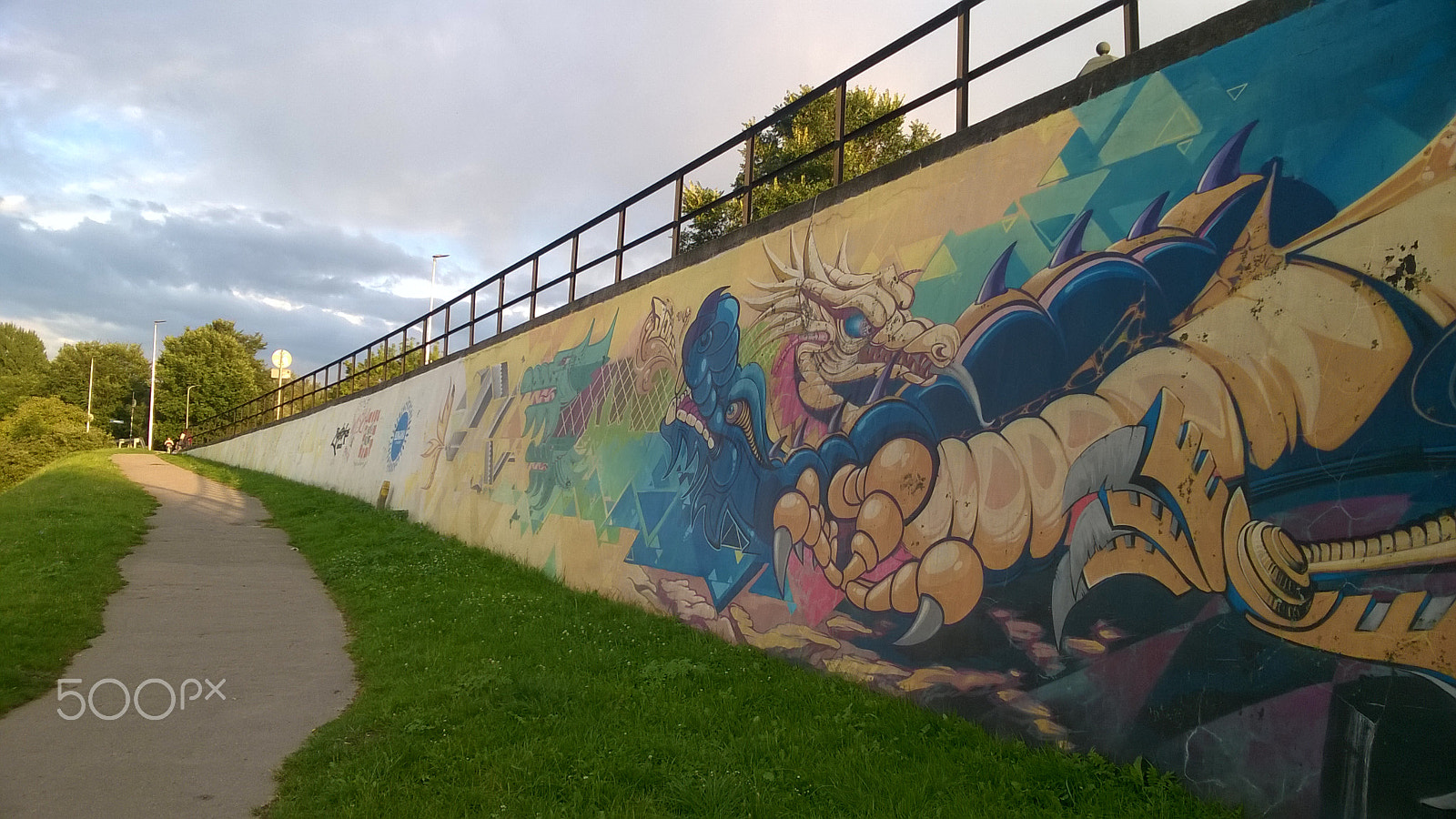 Nokia Lumia 735 sample photo. Dragon graffiti photography