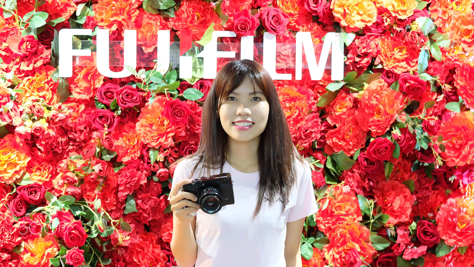 Fujifilm X-A2 + Fujifilm XF 60mm F2.4 R Macro sample photo. Fujifilm girl photography