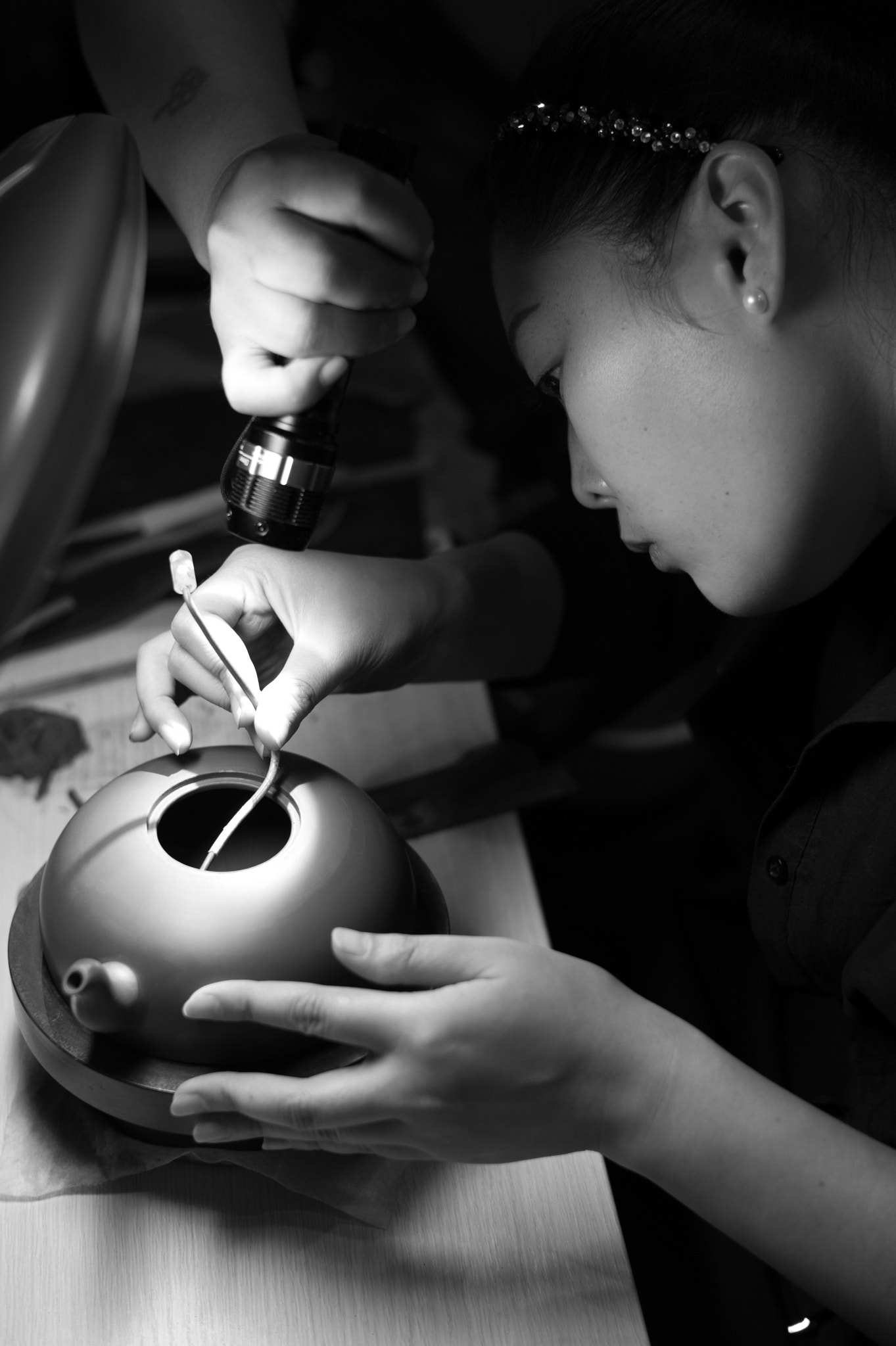 Leica Summilux-M 50mm F1.4 ASPH sample photo. Making yixing clay teapot photography