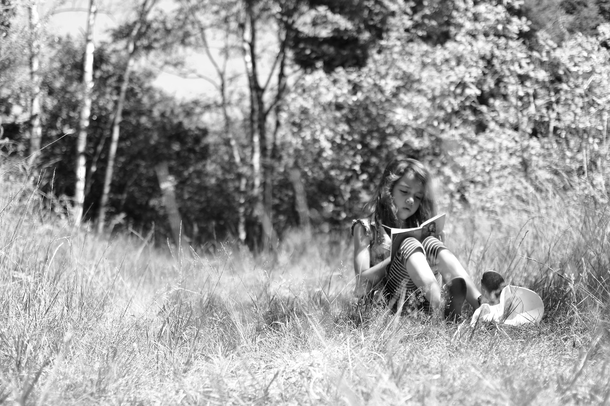 Canon EOS 700D (EOS Rebel T5i / EOS Kiss X7i) + Canon EF 35mm F2 sample photo. Alice in wonderland photography