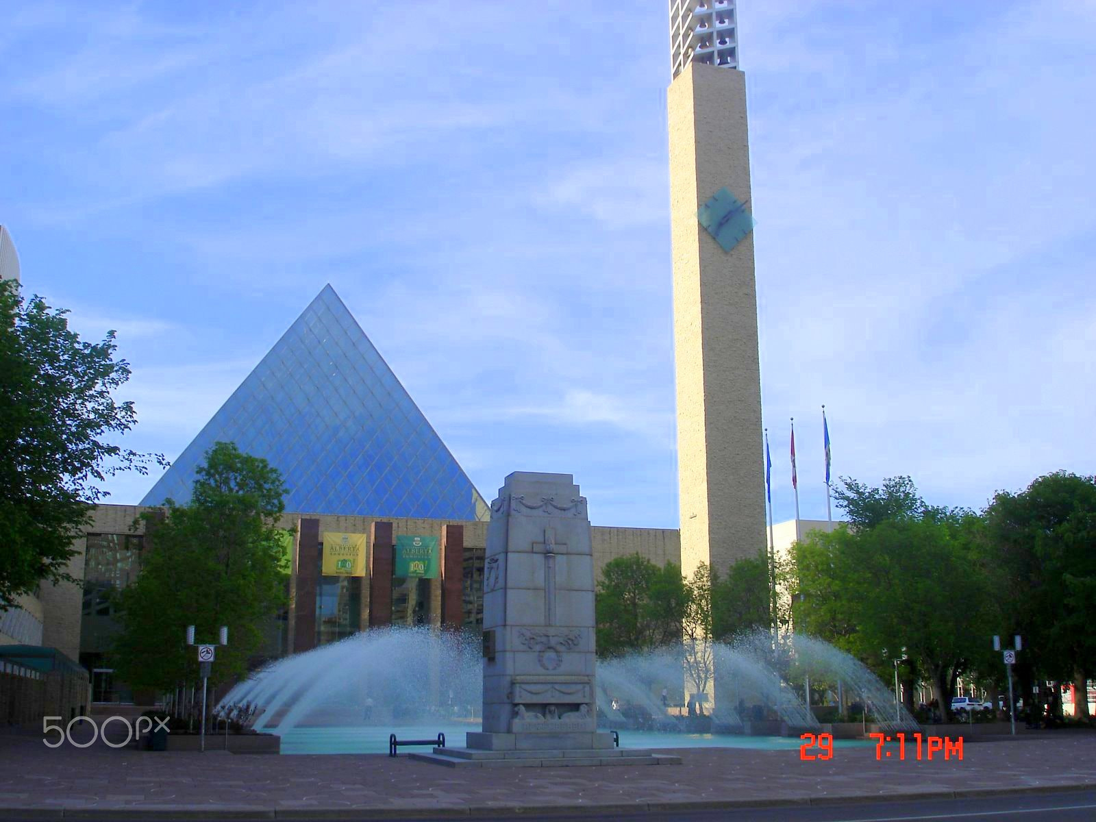 Sony DSC-W5 sample photo. Edmonton city hall photography
