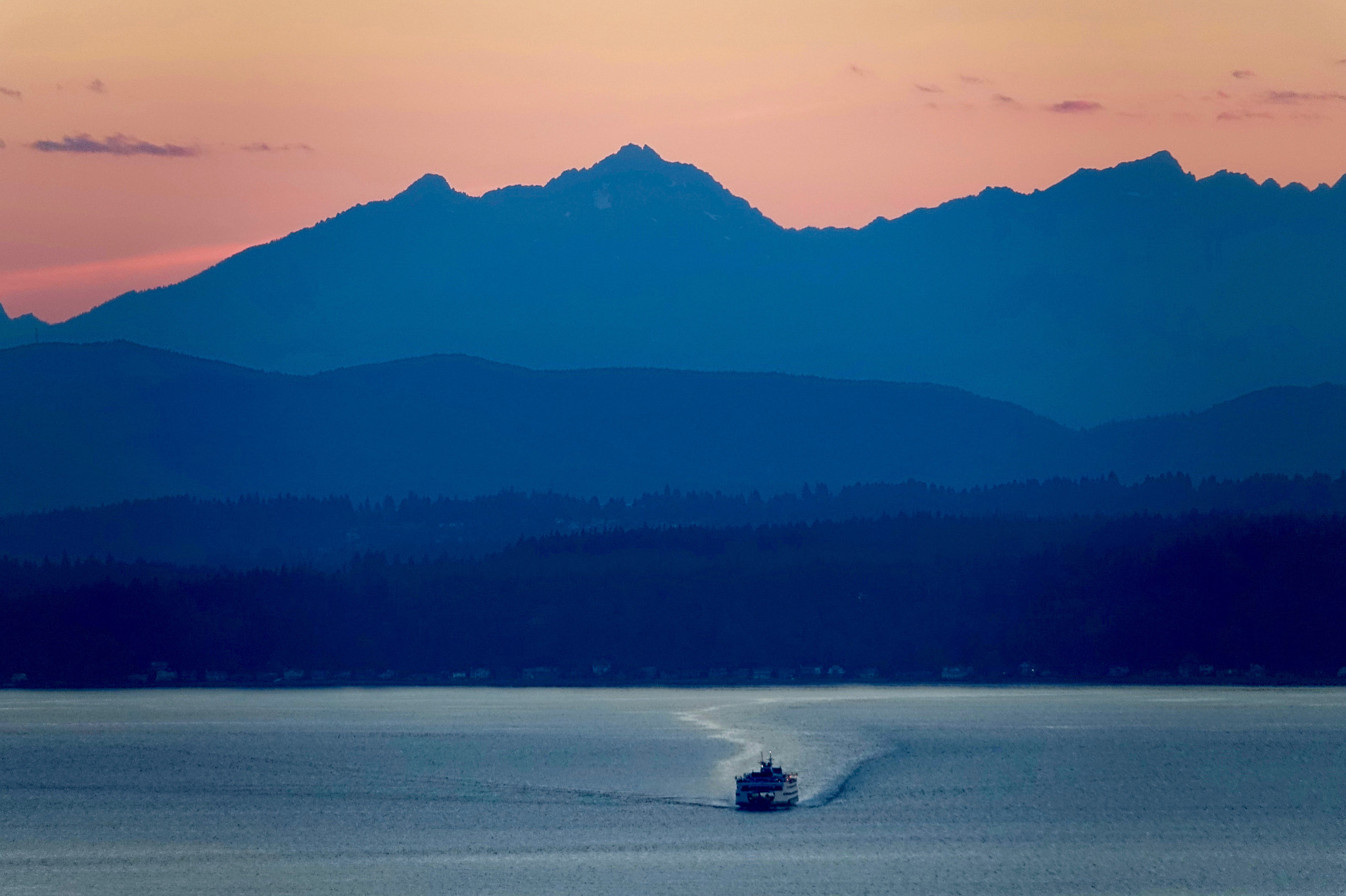 Sony 24-600mm F2.4-4.0 sample photo. Seattle sunset photography