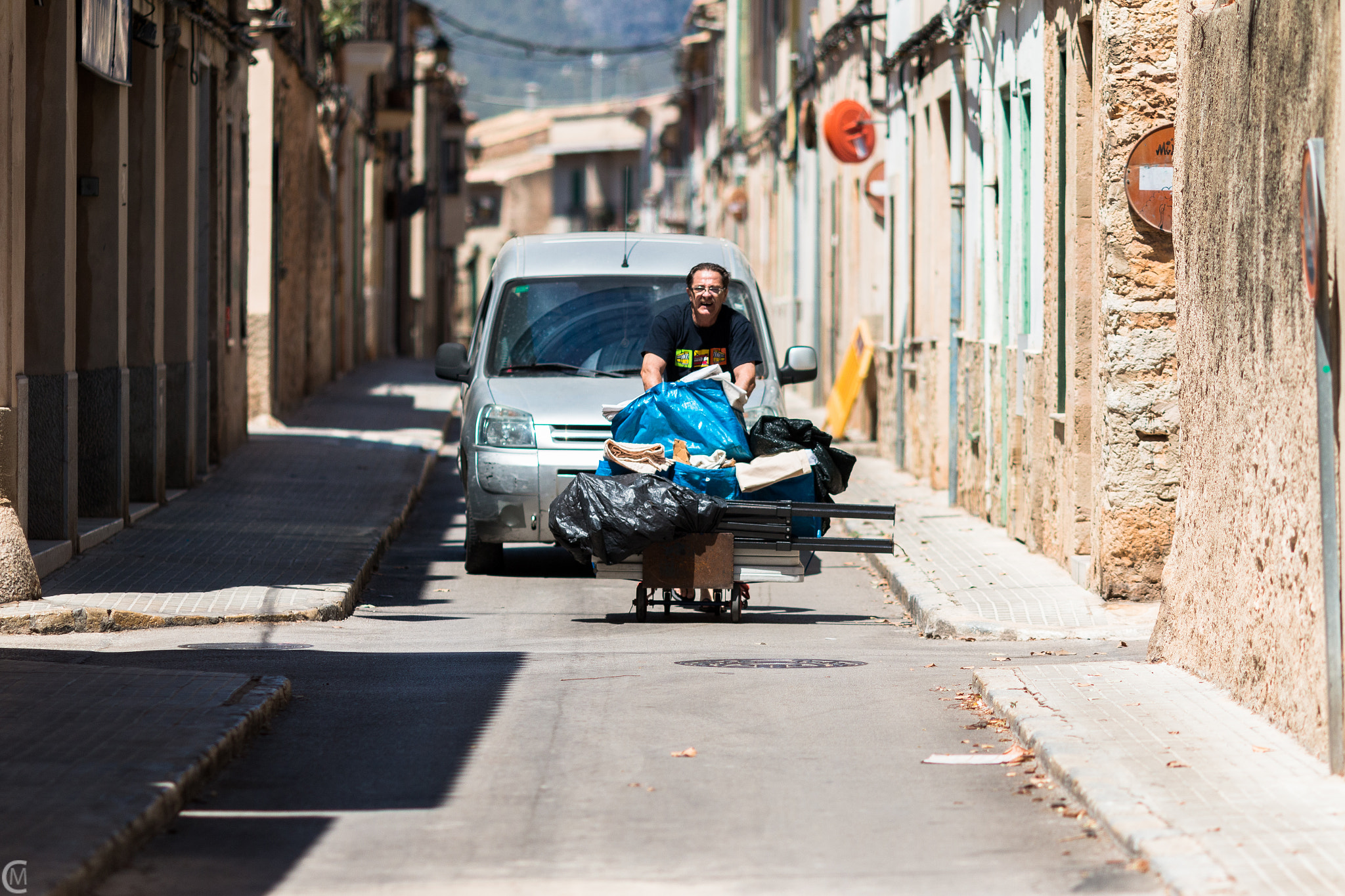 Canon EOS 70D + Canon EF 135mm F2L USM sample photo. Middle of the road photography