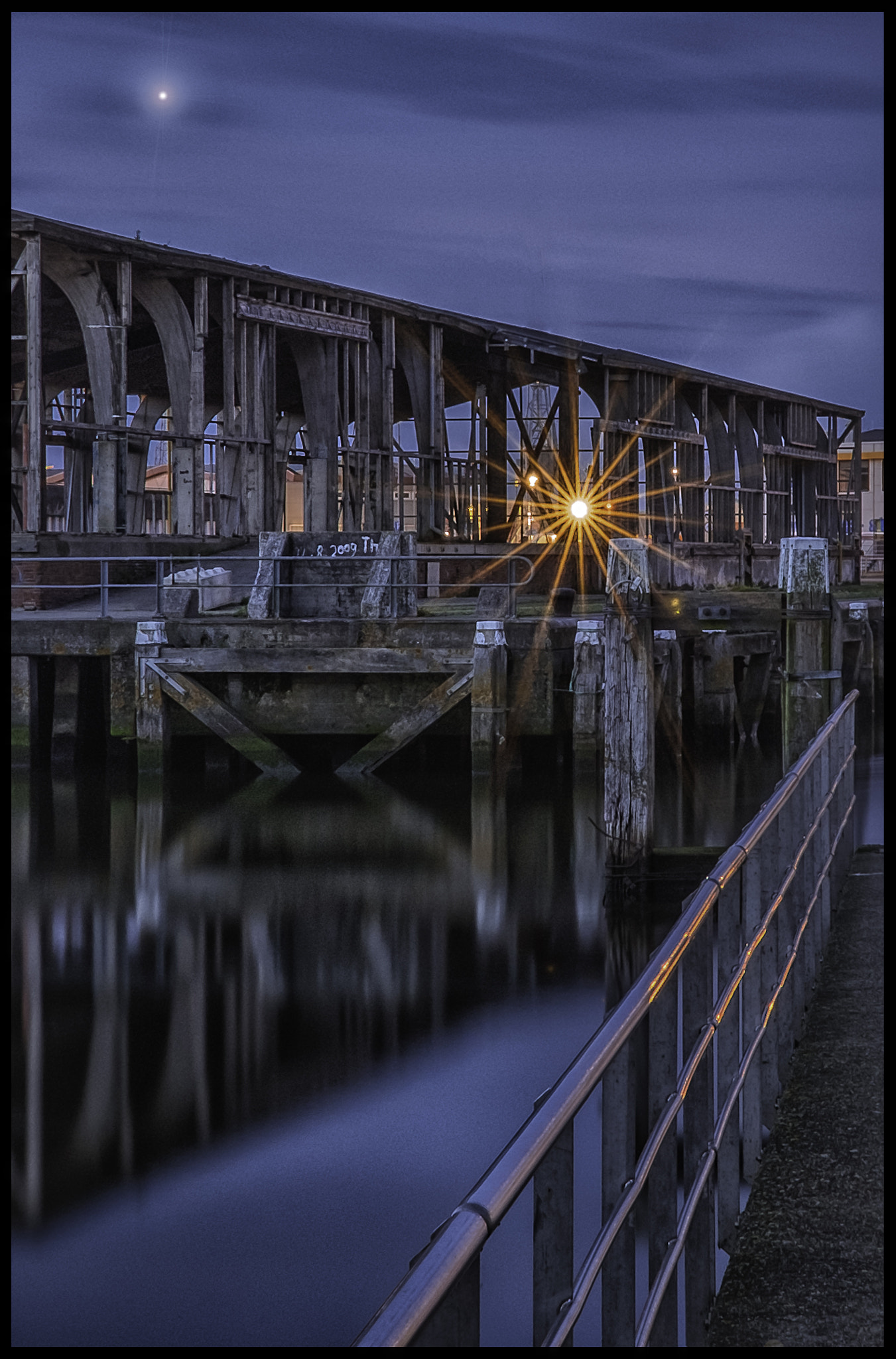 ZEISS Touit 32mm F1.8 sample photo. Night water 2 photography