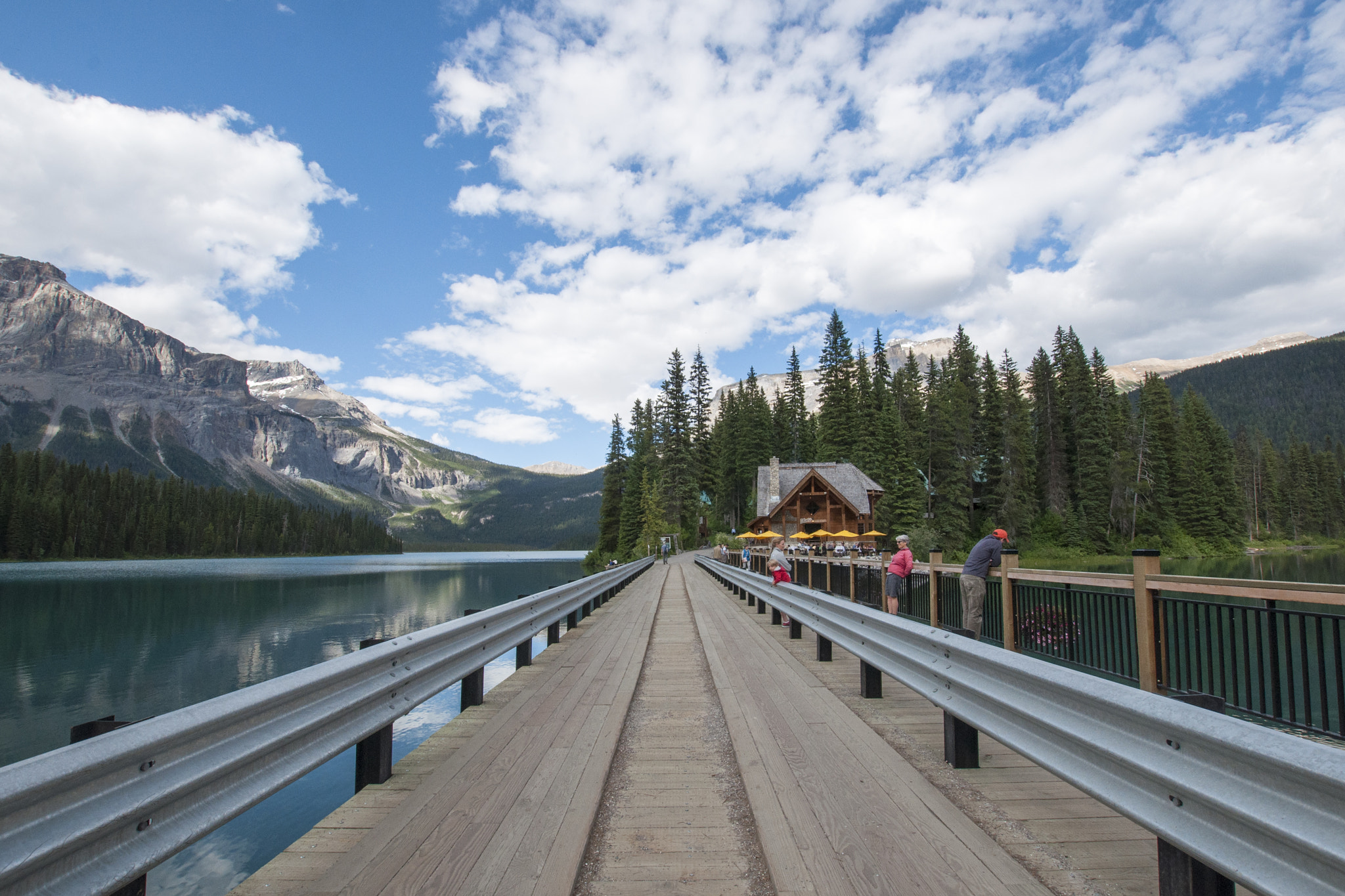 Nikon D90 + Sigma 10-20mm F3.5 EX DC HSM sample photo. Emerald lake photography