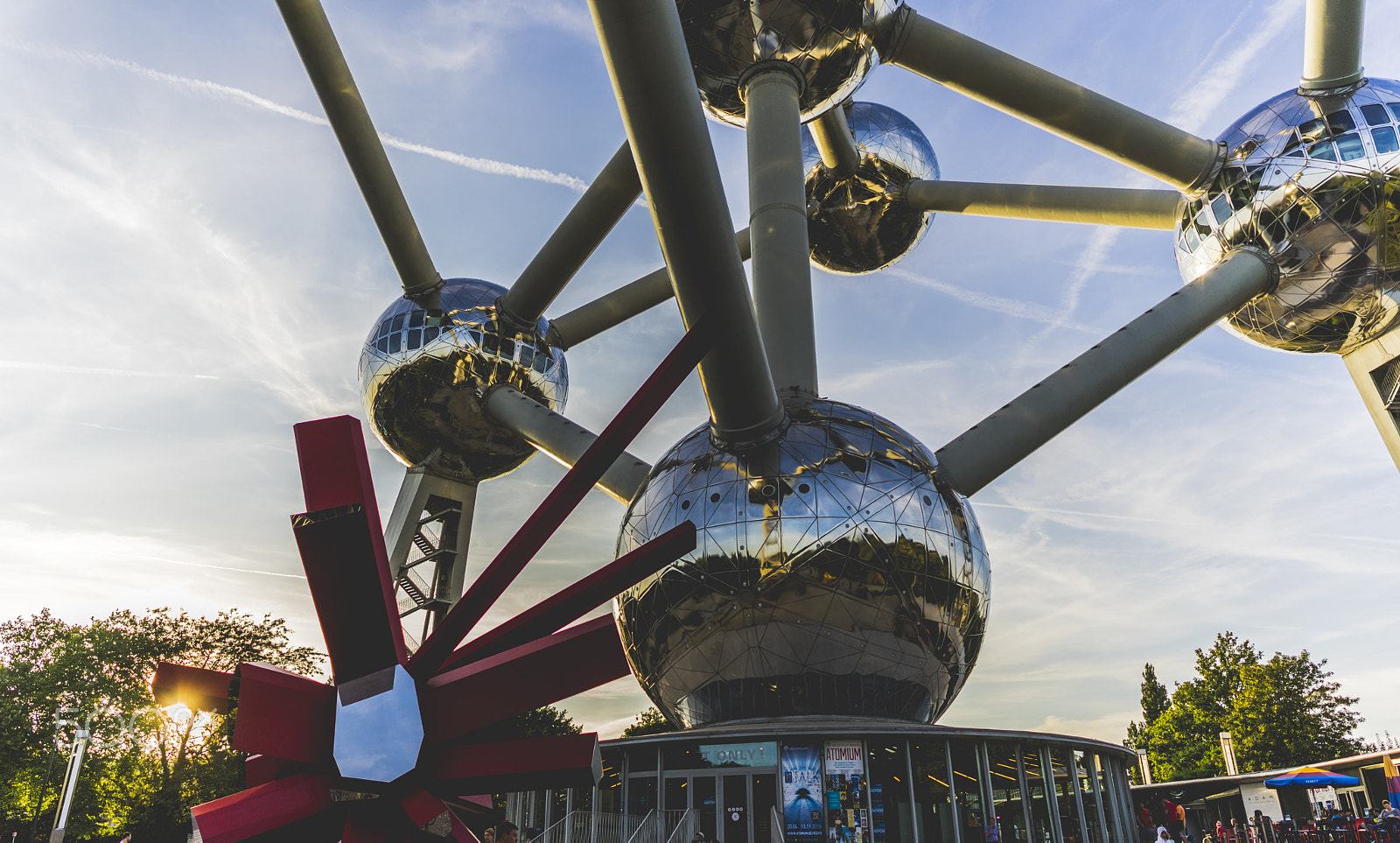 Sony a7 II + ZEISS Batis 25mm F2 sample photo. Atomium sunset photography