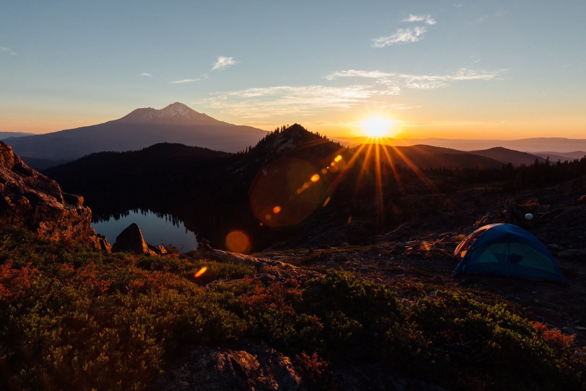 Canon EOS 650D (EOS Rebel T4i / EOS Kiss X6i) sample photo. Castle lake sunrise photography