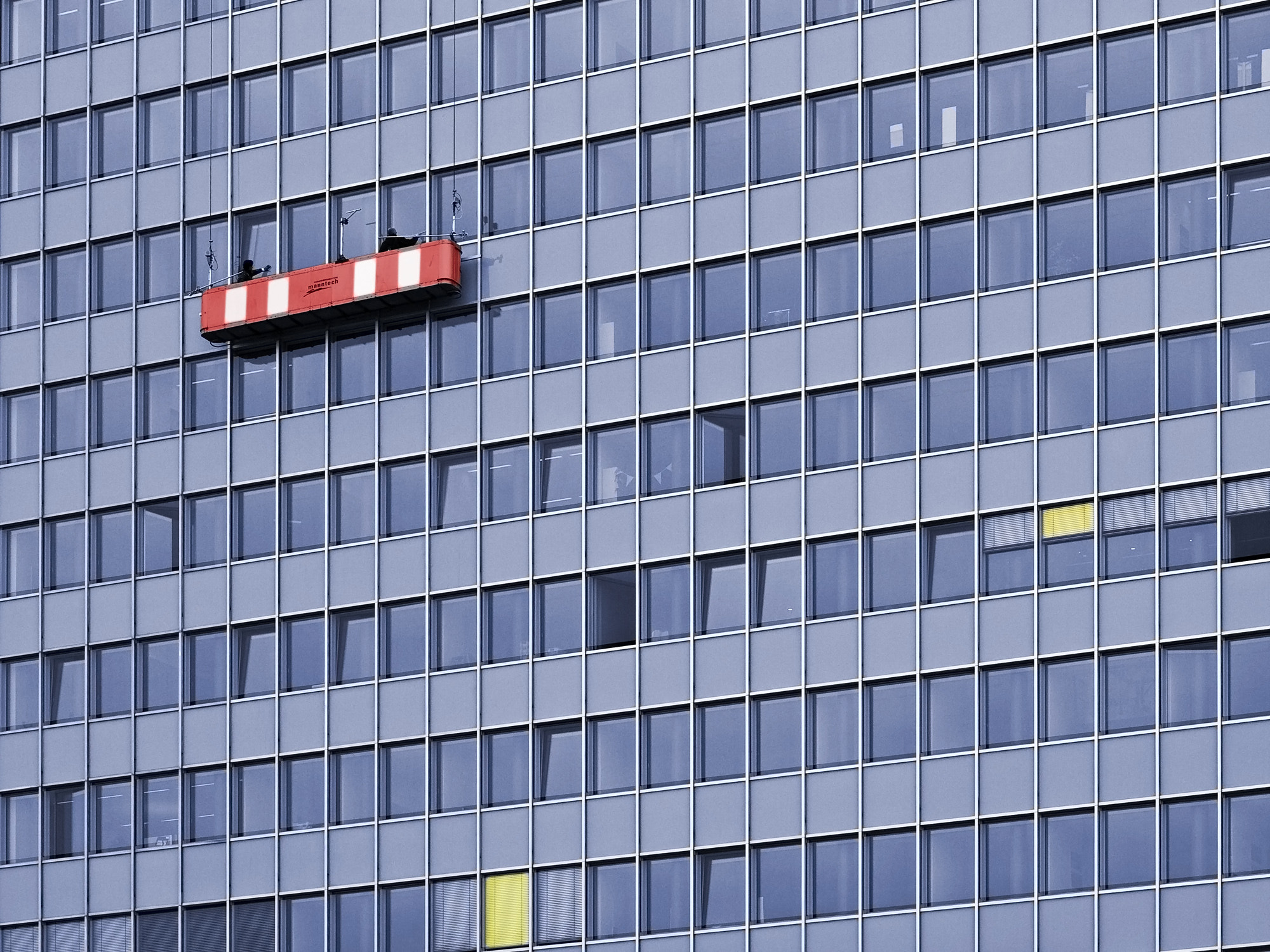 Olympus E-620 (EVOLT E-620) sample photo. Window cleaner photography