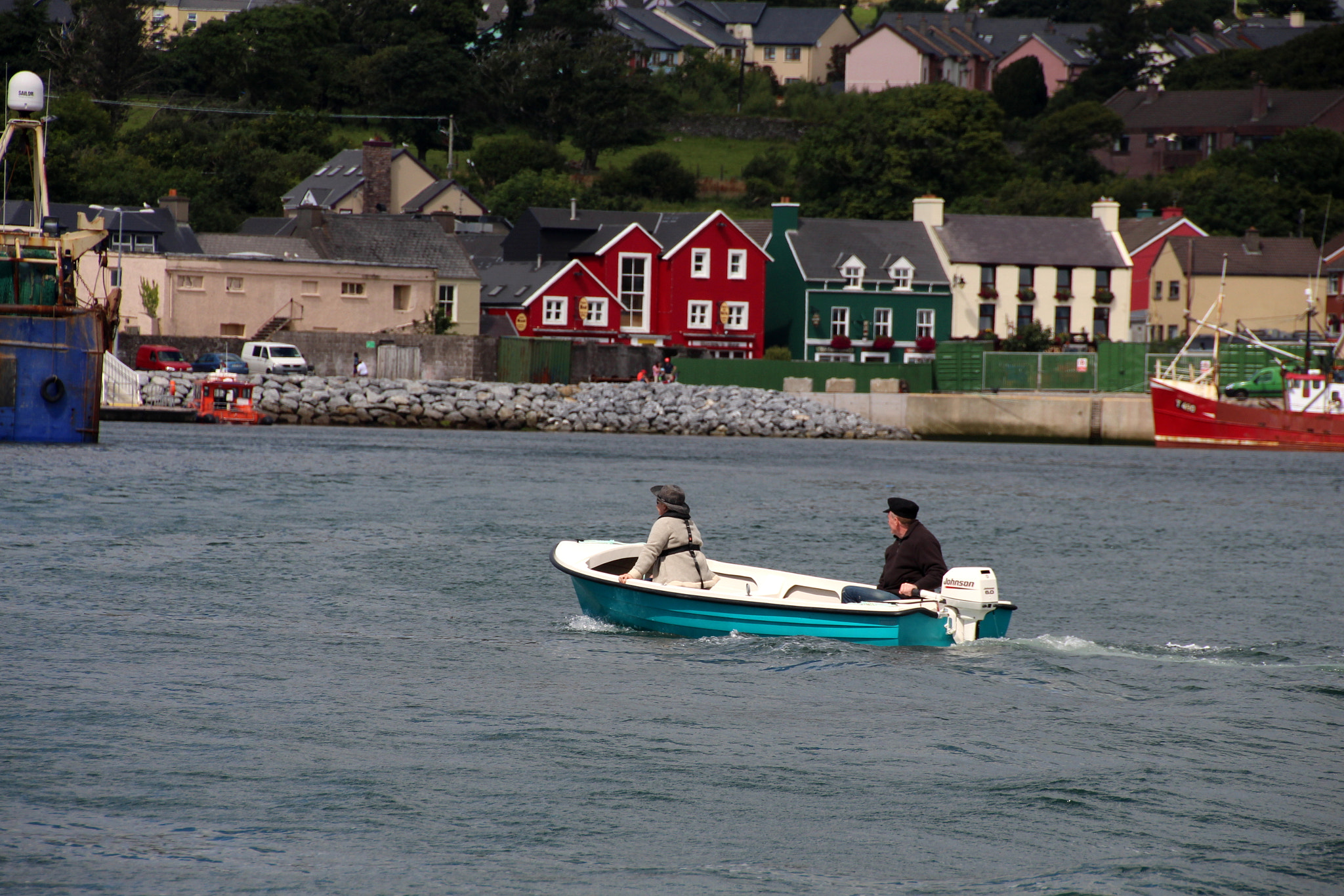 Canon EOS 650D (EOS Rebel T4i / EOS Kiss X6i) + Tamron 18-270mm F3.5-6.3 Di II VC PZD sample photo. Old people on a boat photography