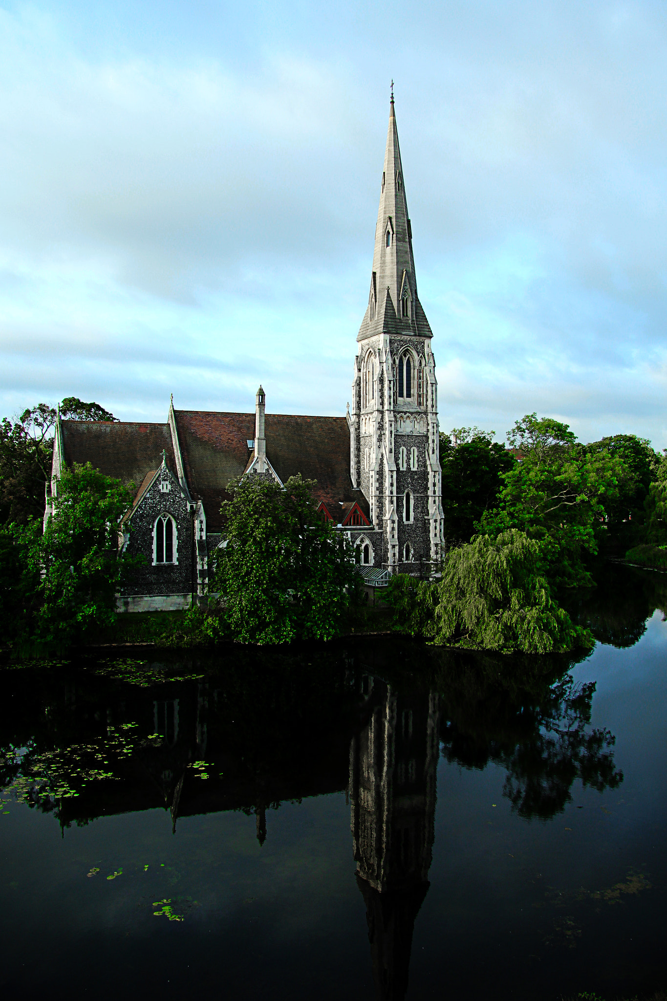 Canon EF-S 17-85mm F4-5.6 IS USM sample photo. Church. danish. photography