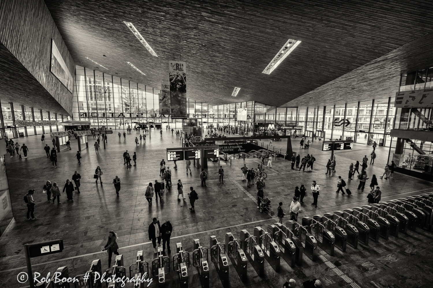 Canon EOS 5DS + Canon EF 16-35mm F4L IS USM sample photo. Central station, rotterdam 22 photography