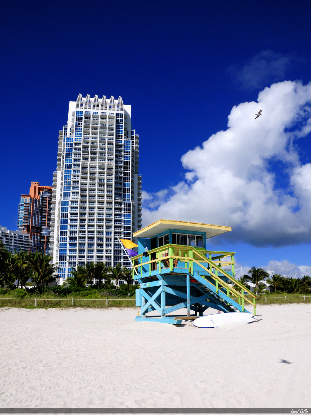 Nikon D300S sample photo. Lifeguards tower photography