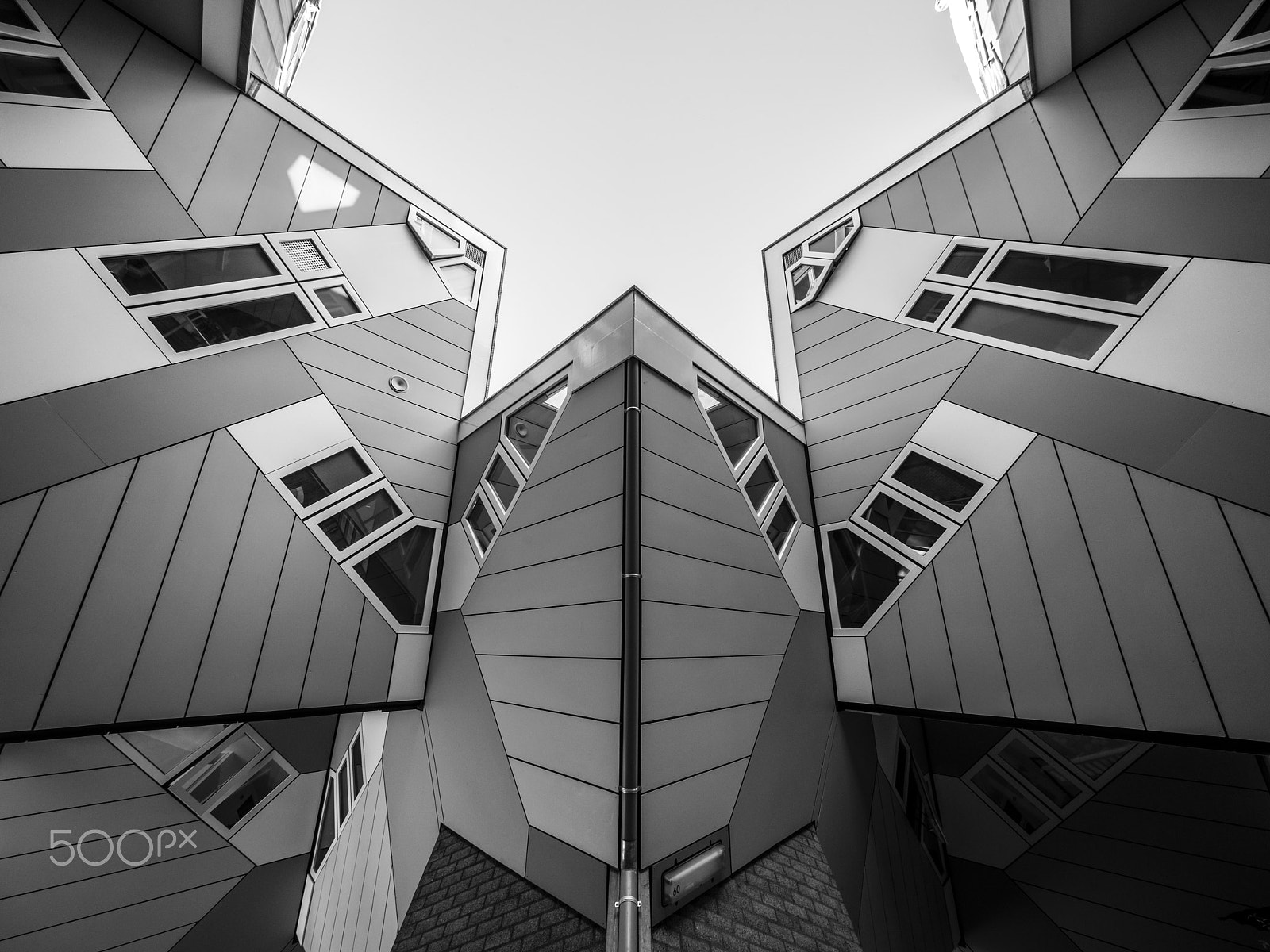 Sony a7 II + Voigtlander HELIAR-HYPER WIDE 10mm F5.6 sample photo. Architectural kaleidoscope photography