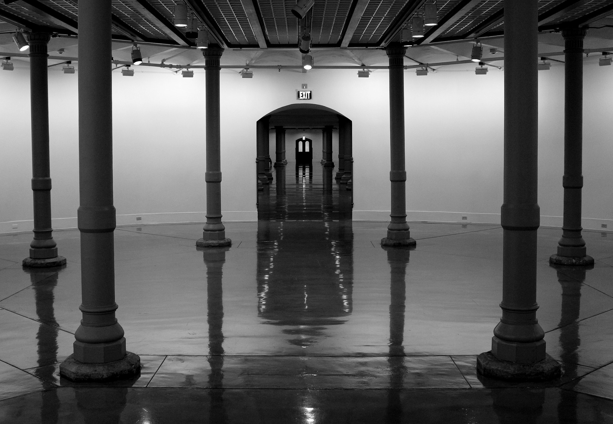 Canon EOS 100D (EOS Rebel SL1 / EOS Kiss X7) sample photo. Under the dome photography