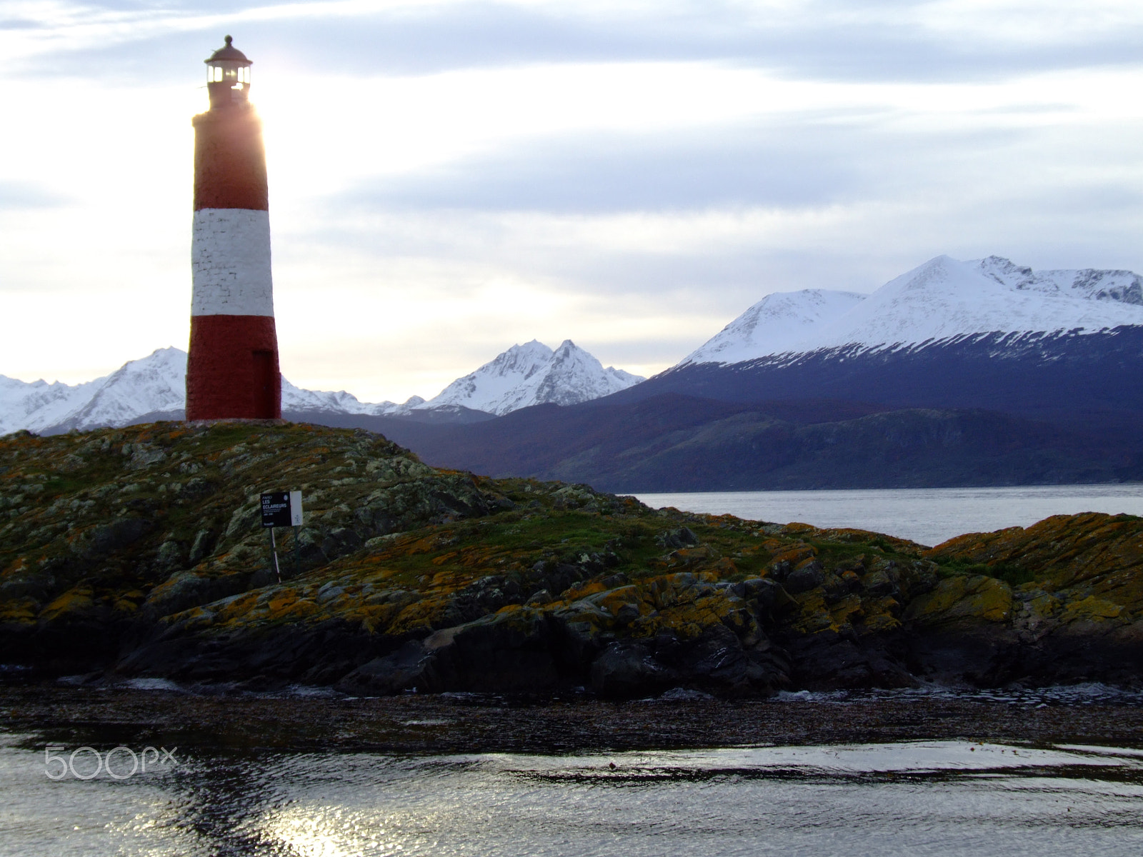 Fujifilm FinePix S9000 sample photo. Les escalieurs lighthouse. tierra del fuego. argentina photography