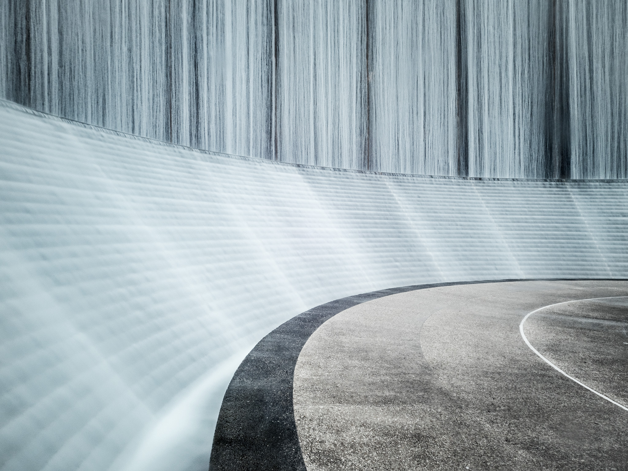 Olympus OM-D E-M5 II + OLYMPUS M.12mm F2.0 sample photo. Water wall, houston photography