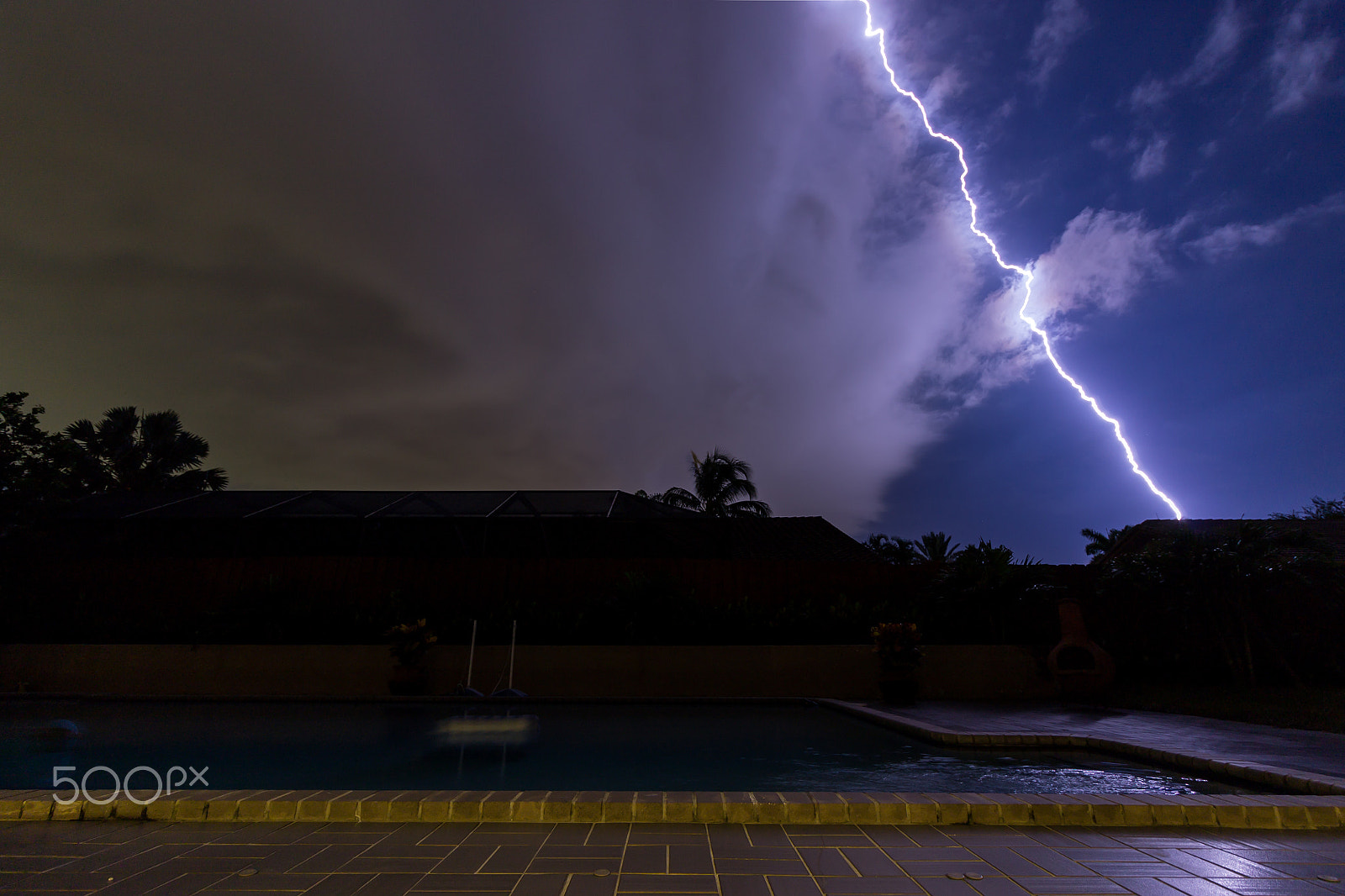 Canon EOS 1100D (EOS Rebel T3 / EOS Kiss X50) sample photo. Lightning photography