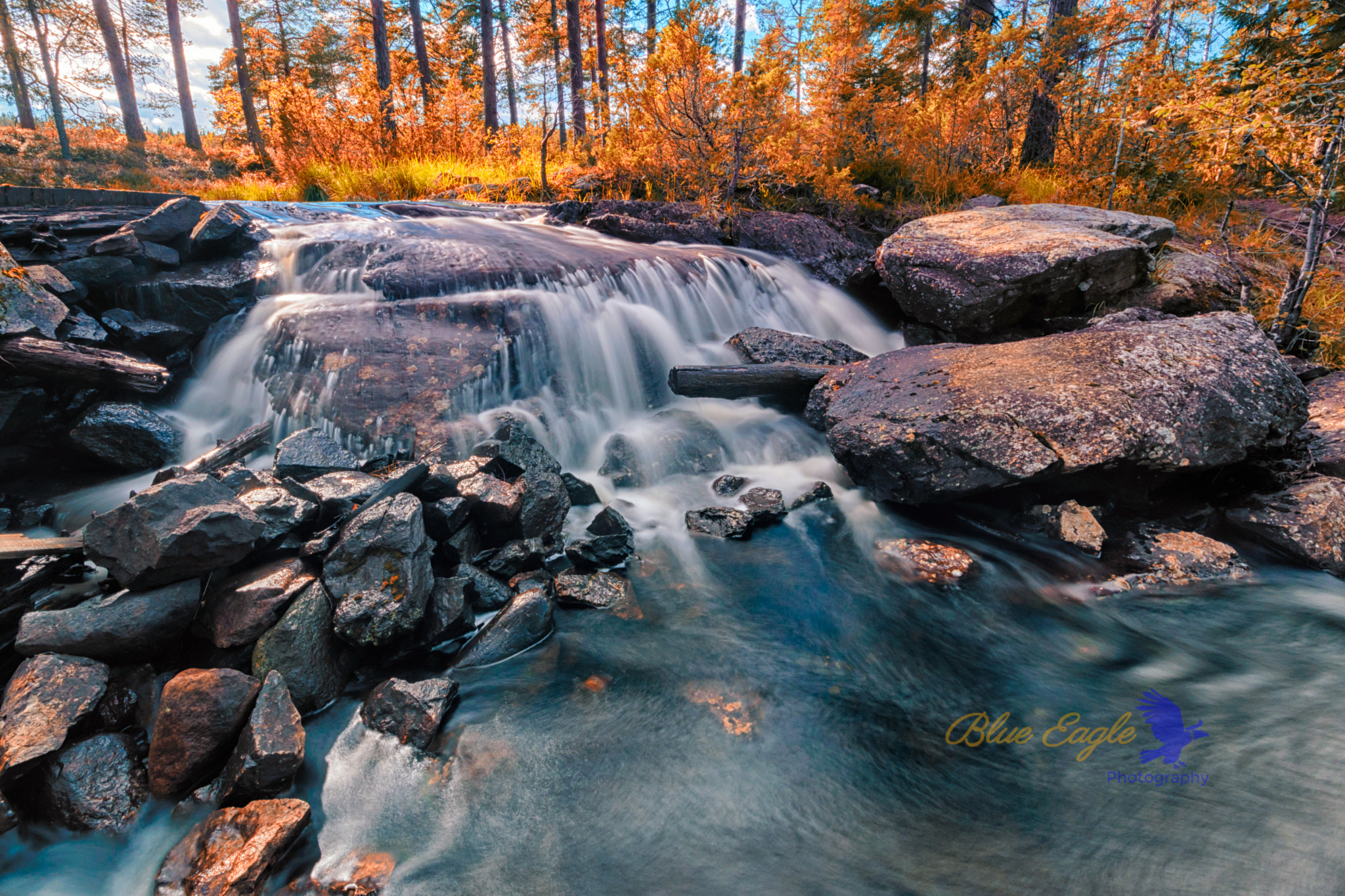Sigma 10-20mm F4-5.6 EX DC HSM sample photo. Waterfall in indian summer photography