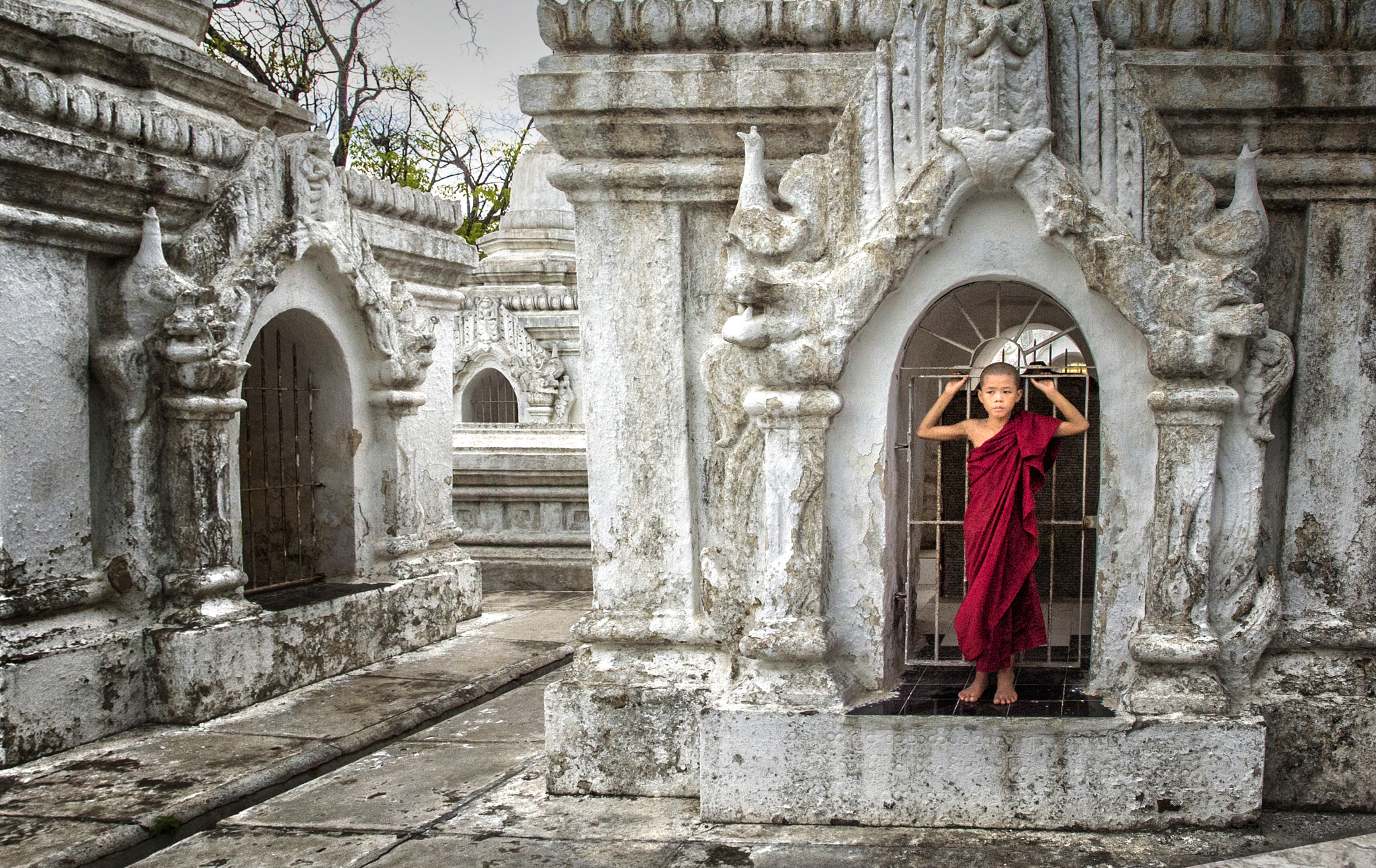 Nikon AF-S Nikkor 17-35mm F2.8D ED-IF sample photo. Mandalay, myanmar photography