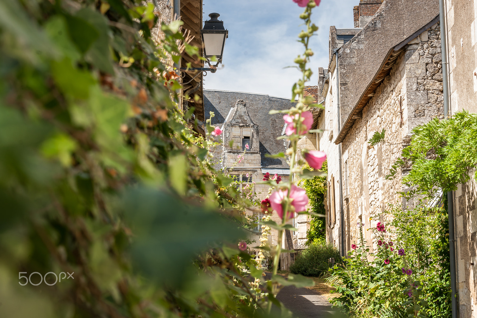 Minolta/Sony AF 70-200mm F2.8 G sample photo. Scene in crissay sur manse, village in the loire valley photography