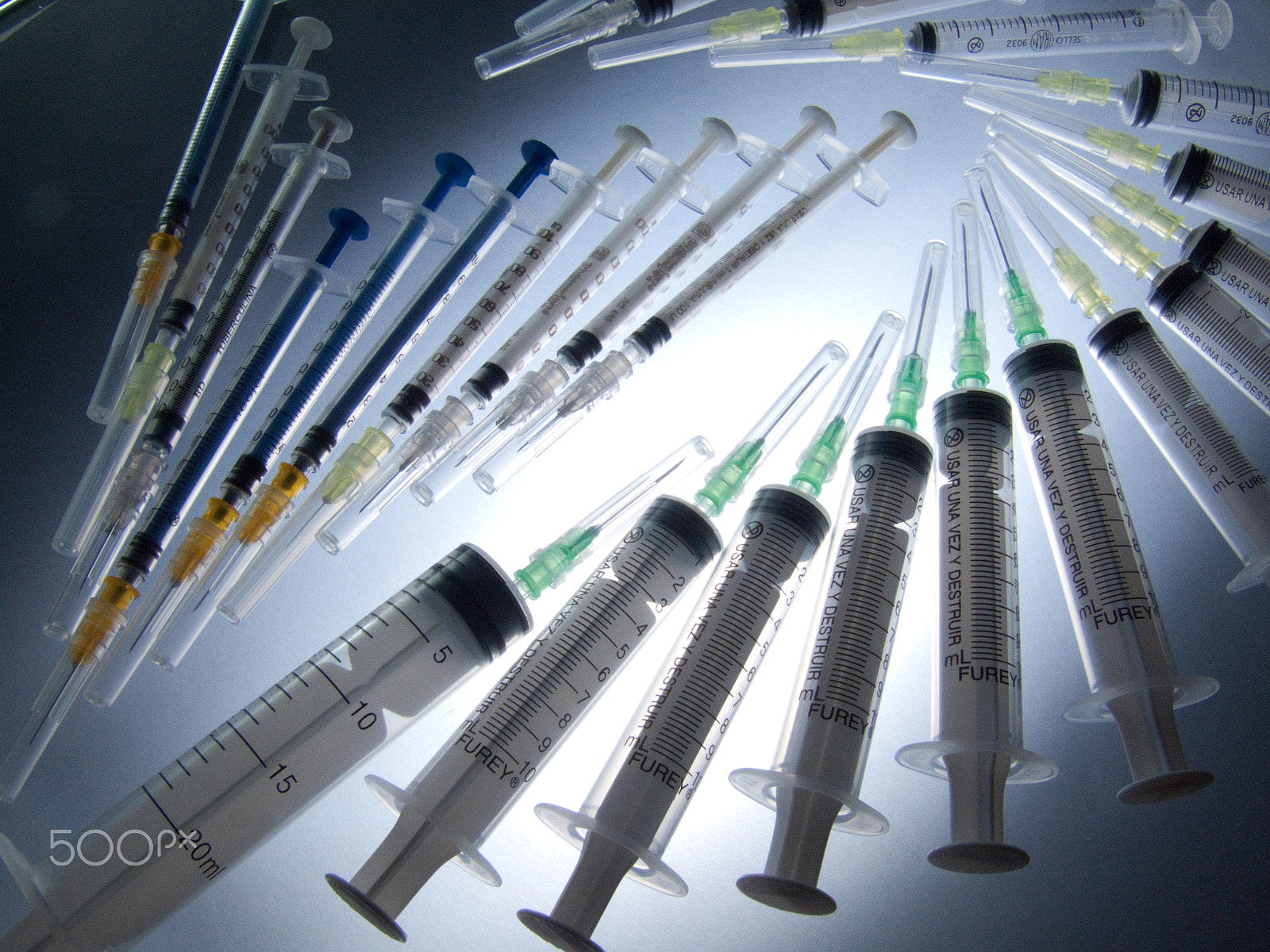 Fujifilm FinePix S9000 sample photo. Syringes photography