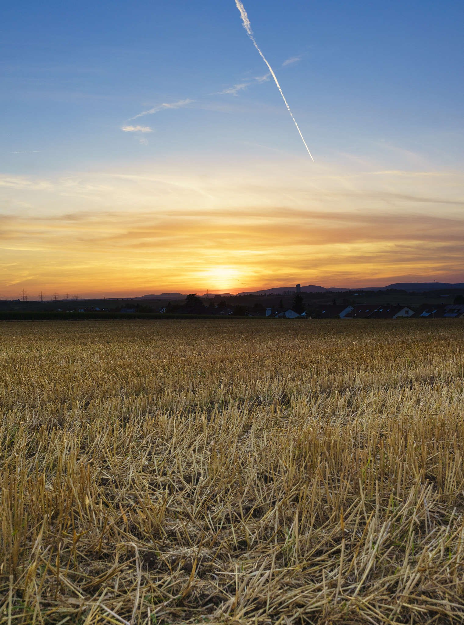 Sony a7 II + E 35mm F2 sample photo. As the sun goes down 1/2. photography